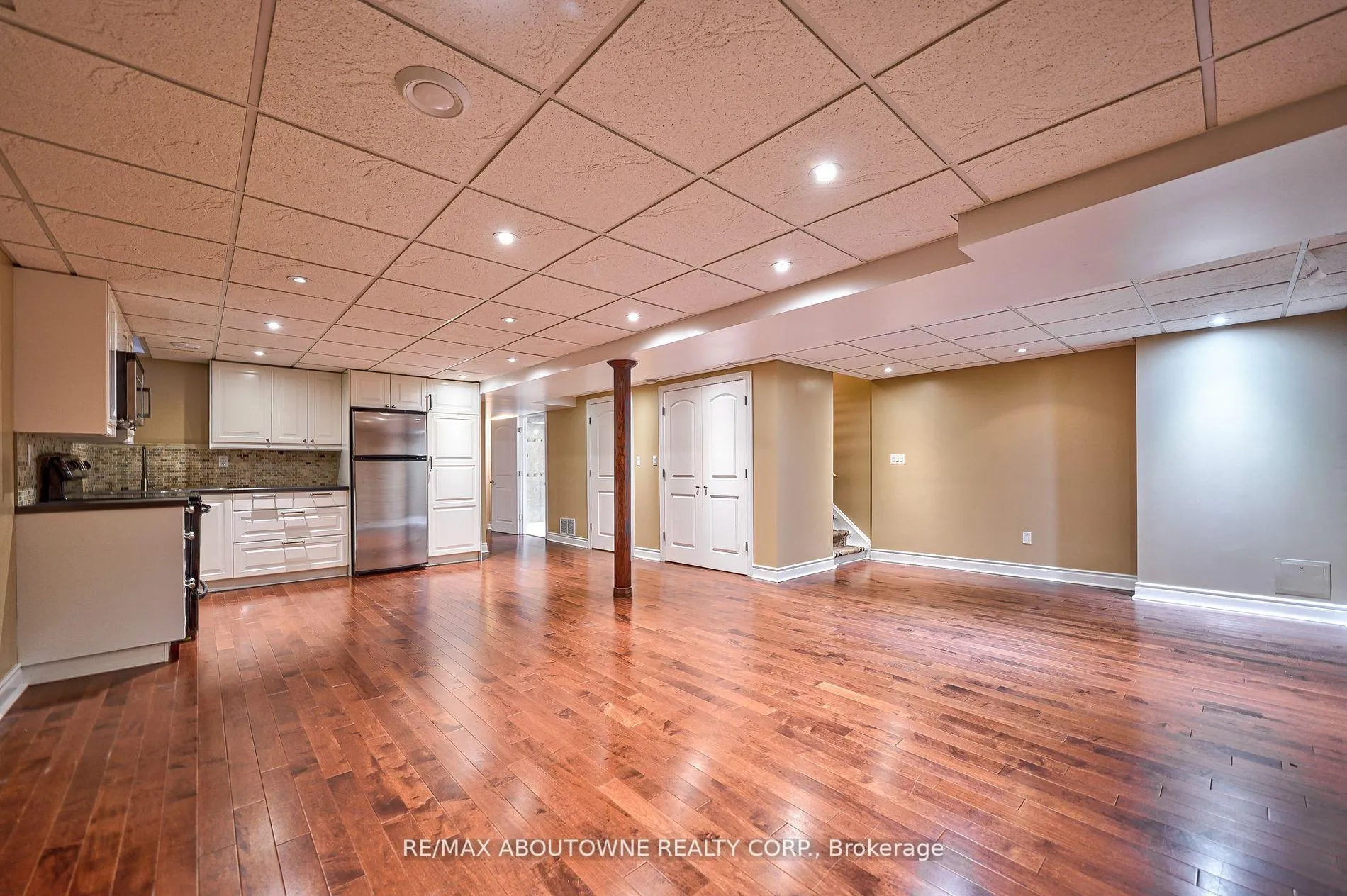 Photo 2 of 104 Cabinet Crescent, Vaughan, West Woodbridge — HOMEH