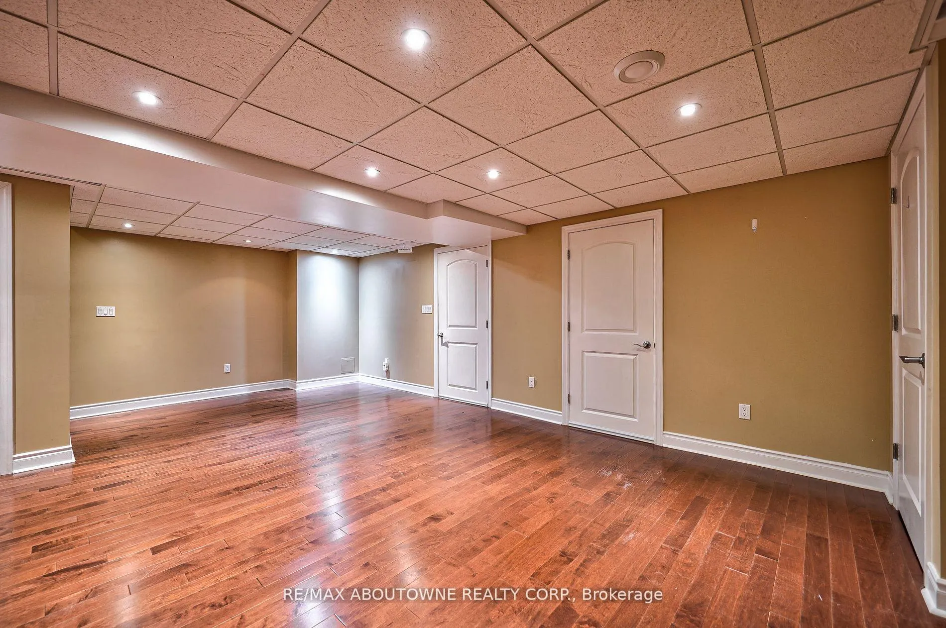 Photo 6 of 104 Cabinet Crescent, Vaughan, West Woodbridge — HOMEH