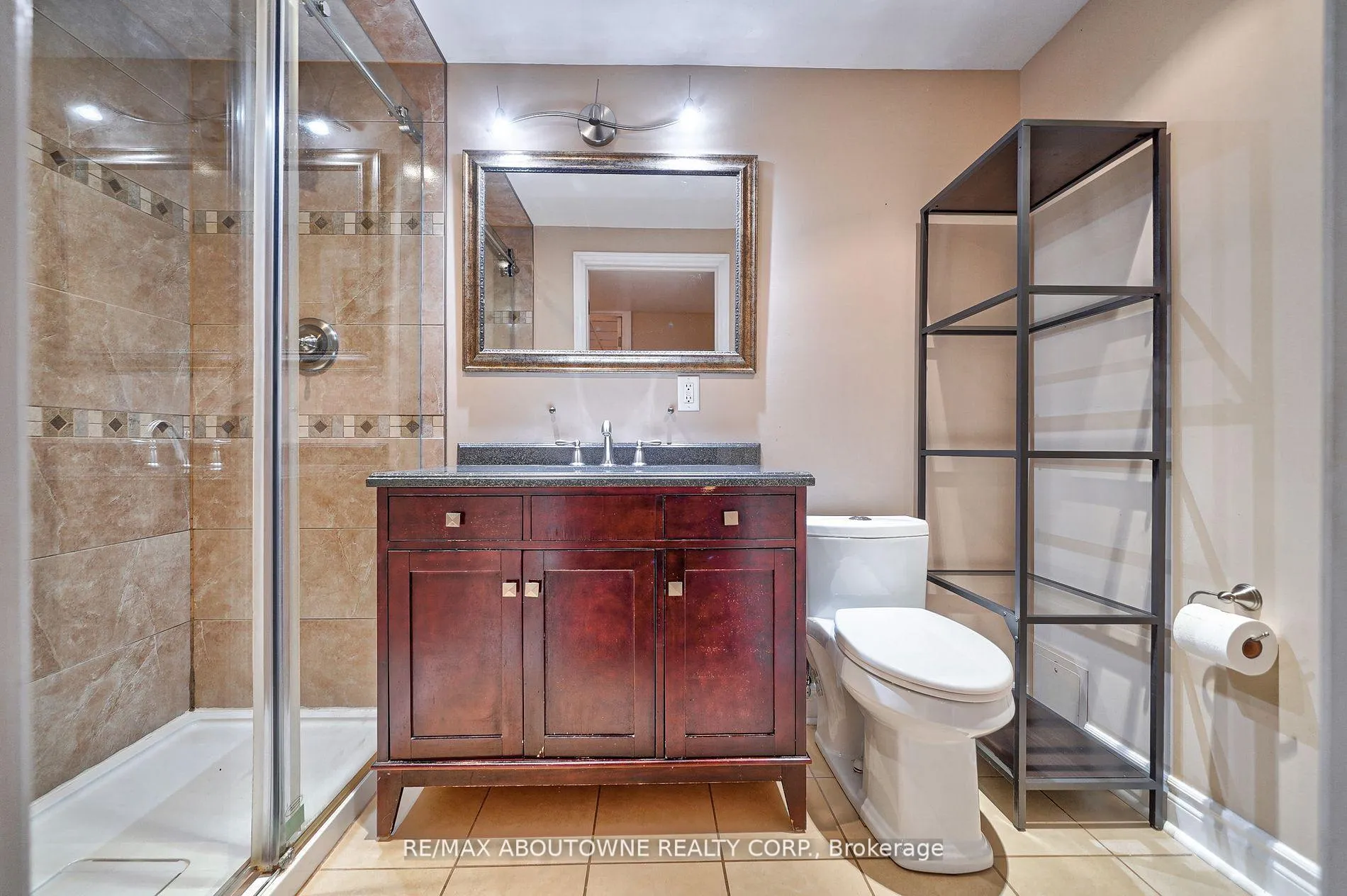 Photo 12 of 104 Cabinet Crescent, Vaughan, West Woodbridge — HOMEH