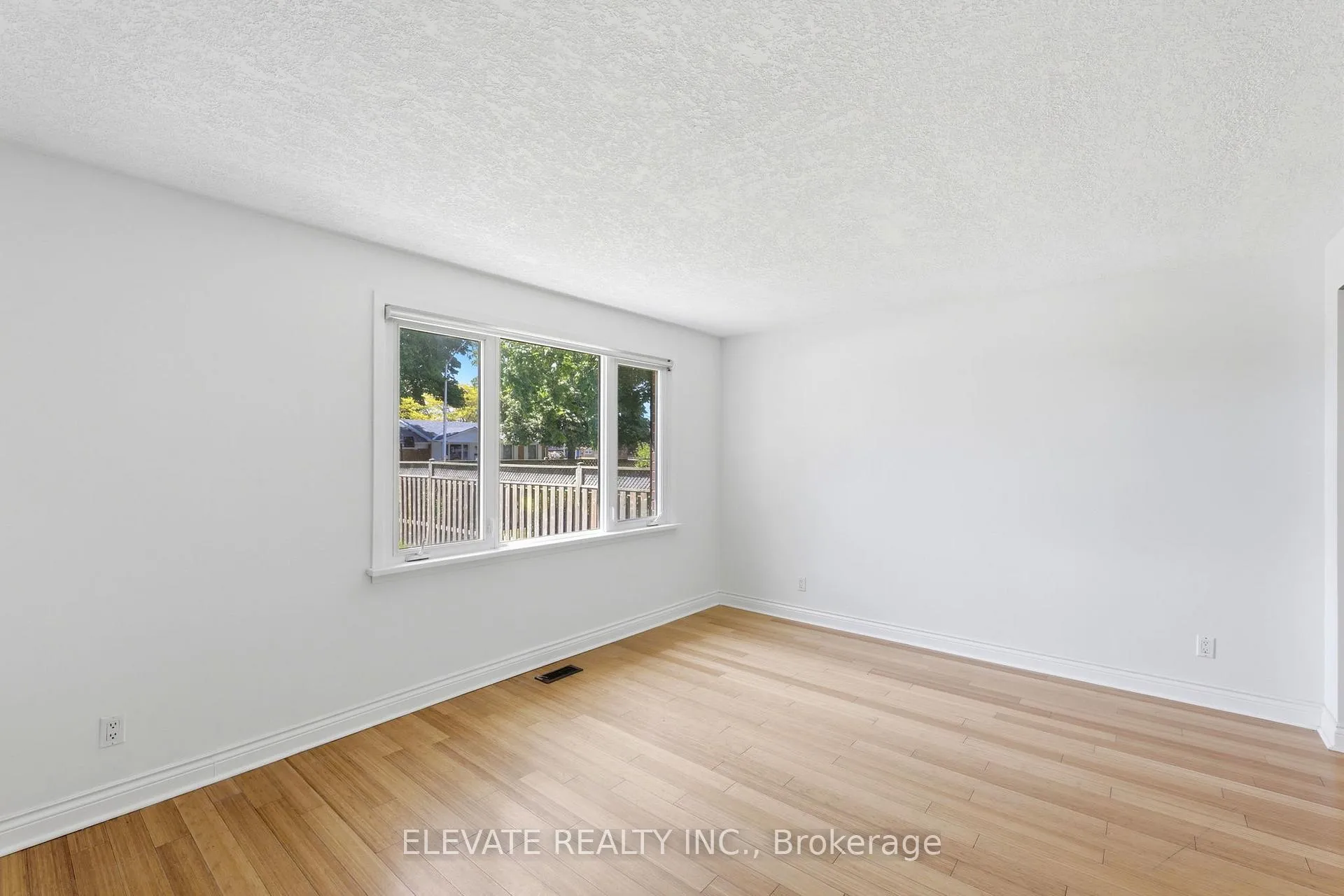 Photo 5 of 4 Pullen Avenue, St. Thomas — HOMEH