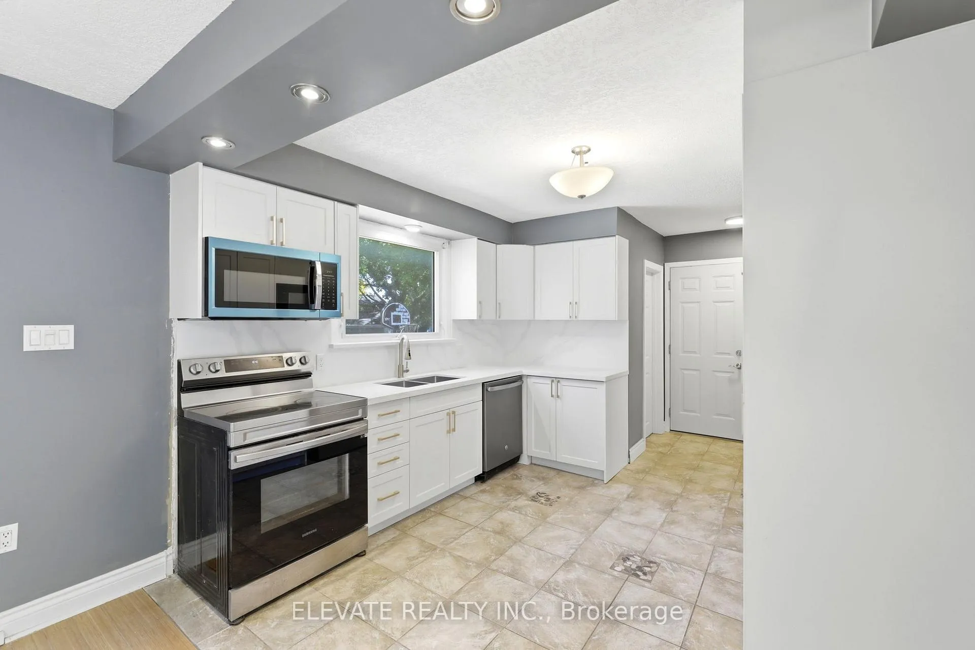 Photo 10 of 4 Pullen Avenue, St. Thomas — HOMEH