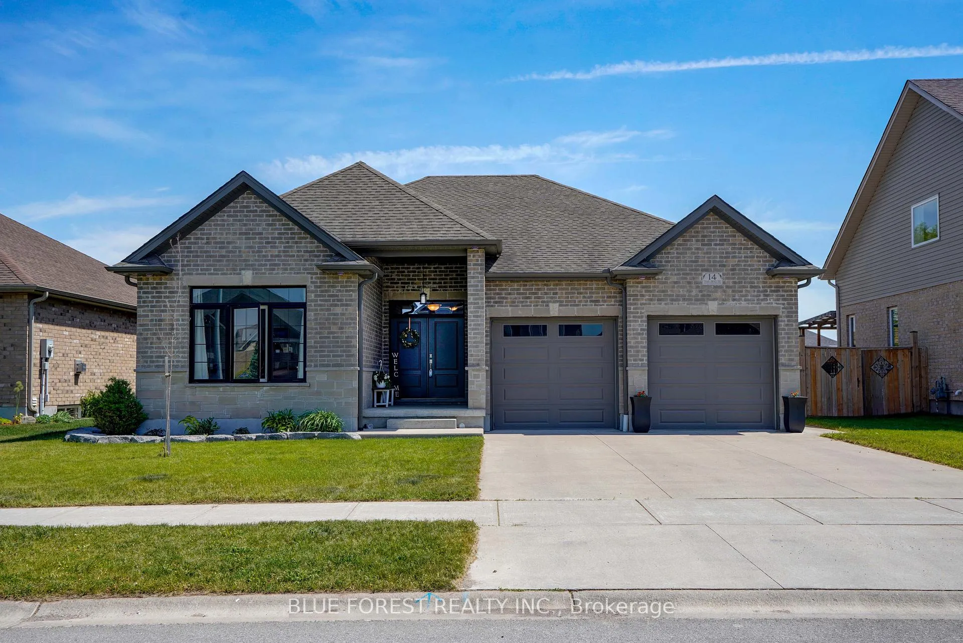 Front of 14 Thames Springs Crescent