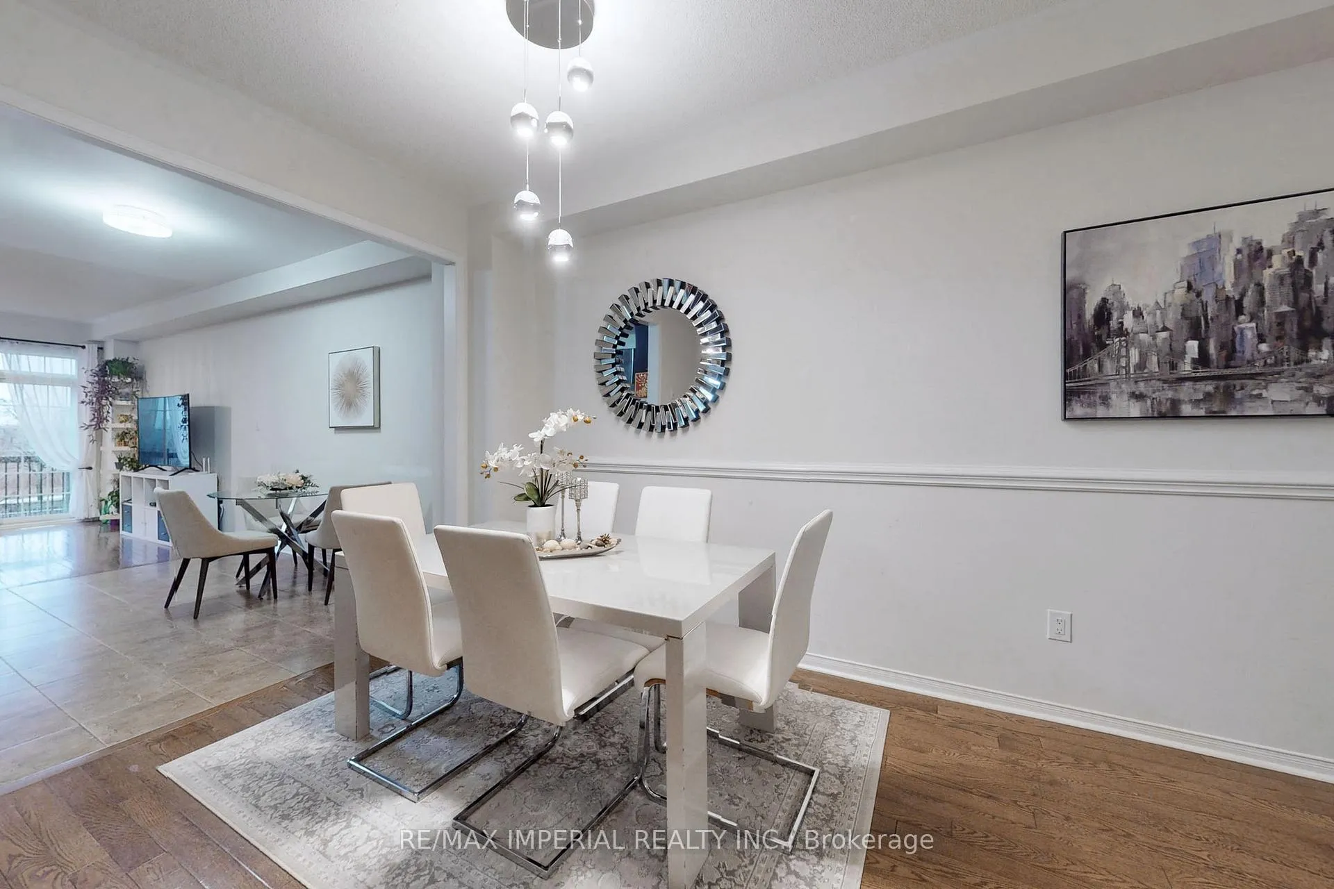 Photo 14 of 28 Spruce Pine Crescent, Vaughan, Patterson — HOMEH