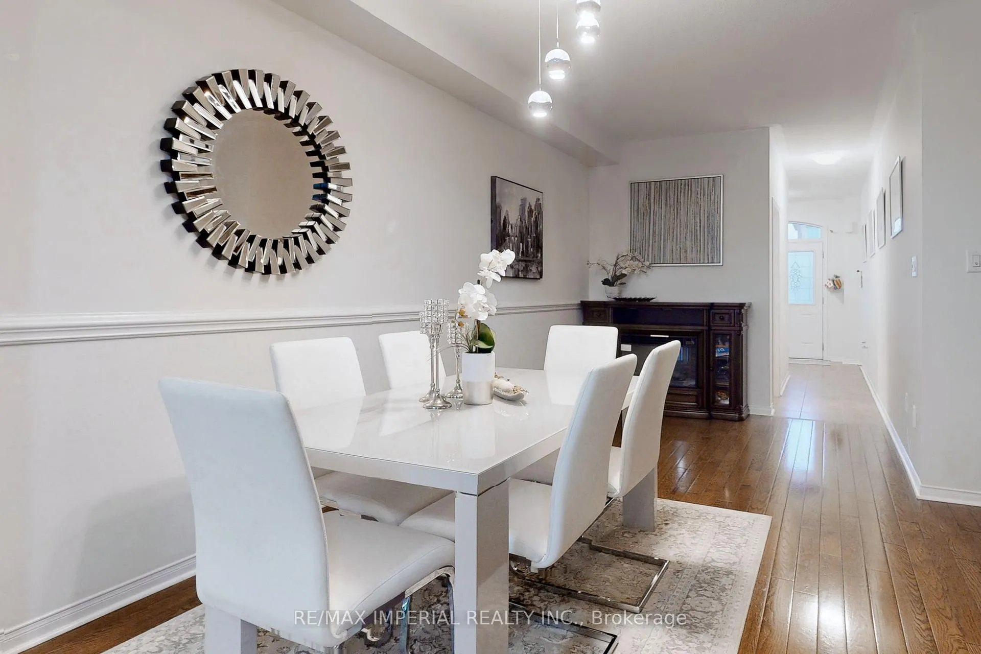 Photo 15 of 28 Spruce Pine Crescent, Vaughan, Patterson — HOMEH