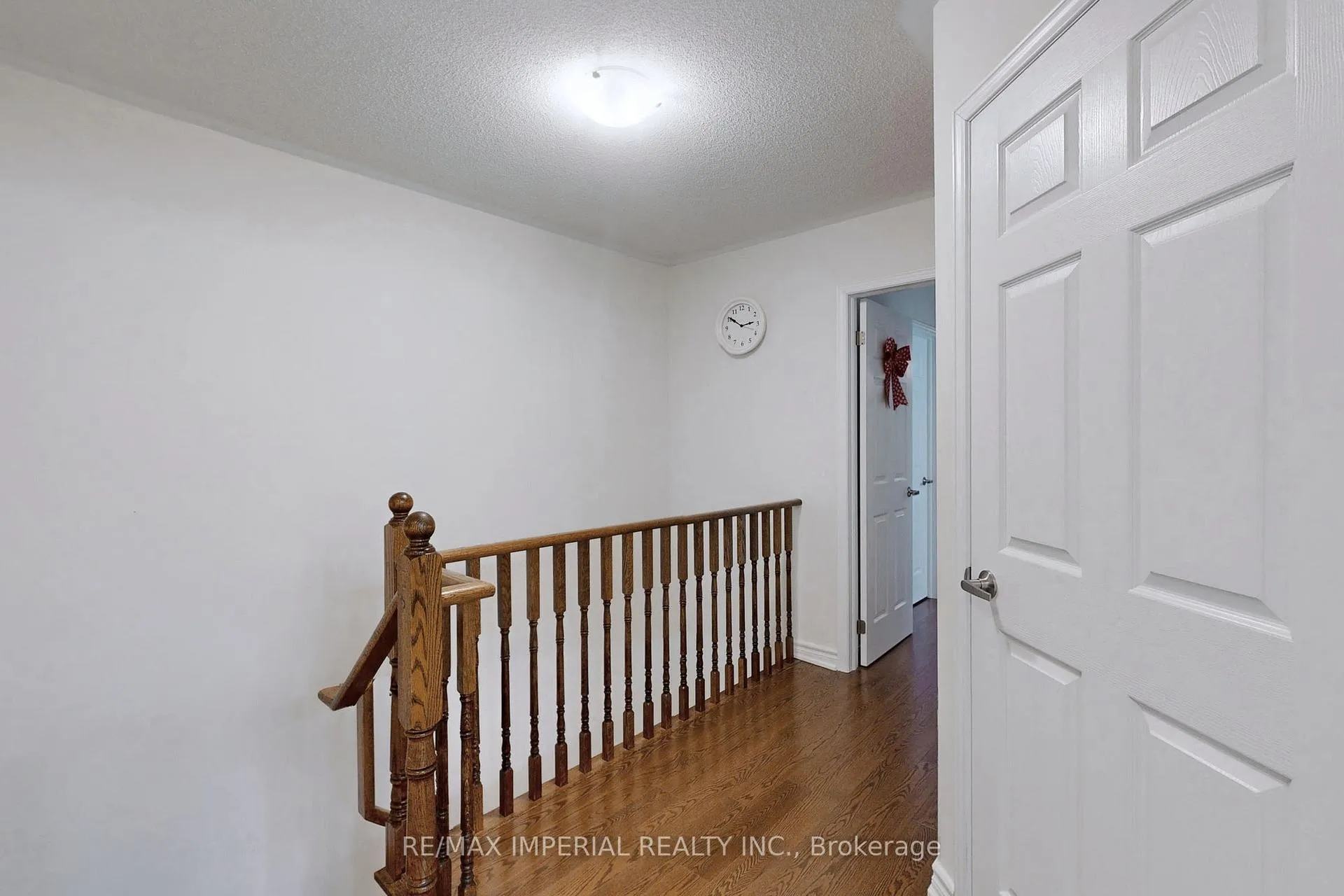 Photo 20 of 28 Spruce Pine Crescent, Vaughan, Patterson — HOMEH
