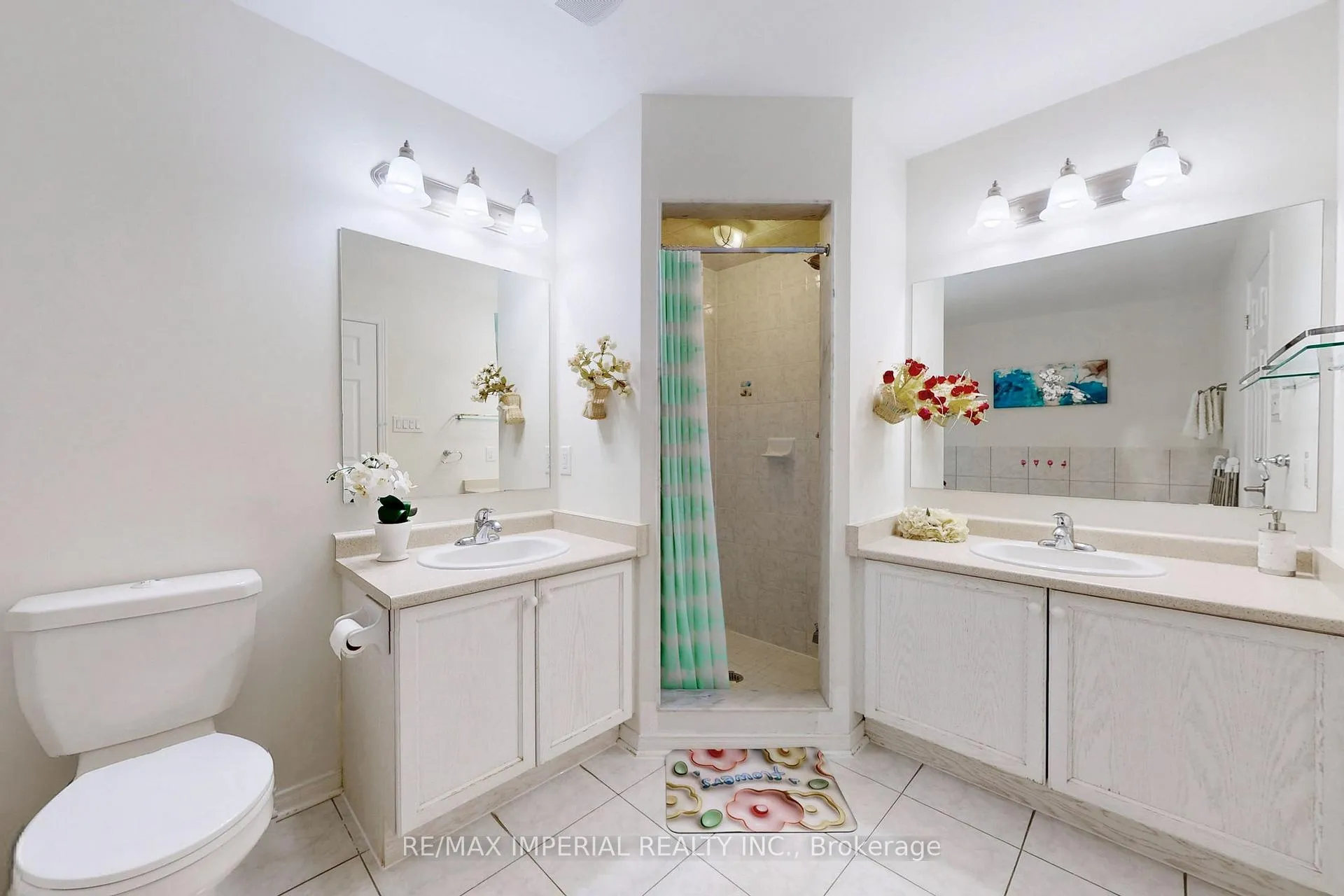 Photo 27 of 28 Spruce Pine Crescent, Vaughan, Patterson — HOMEH