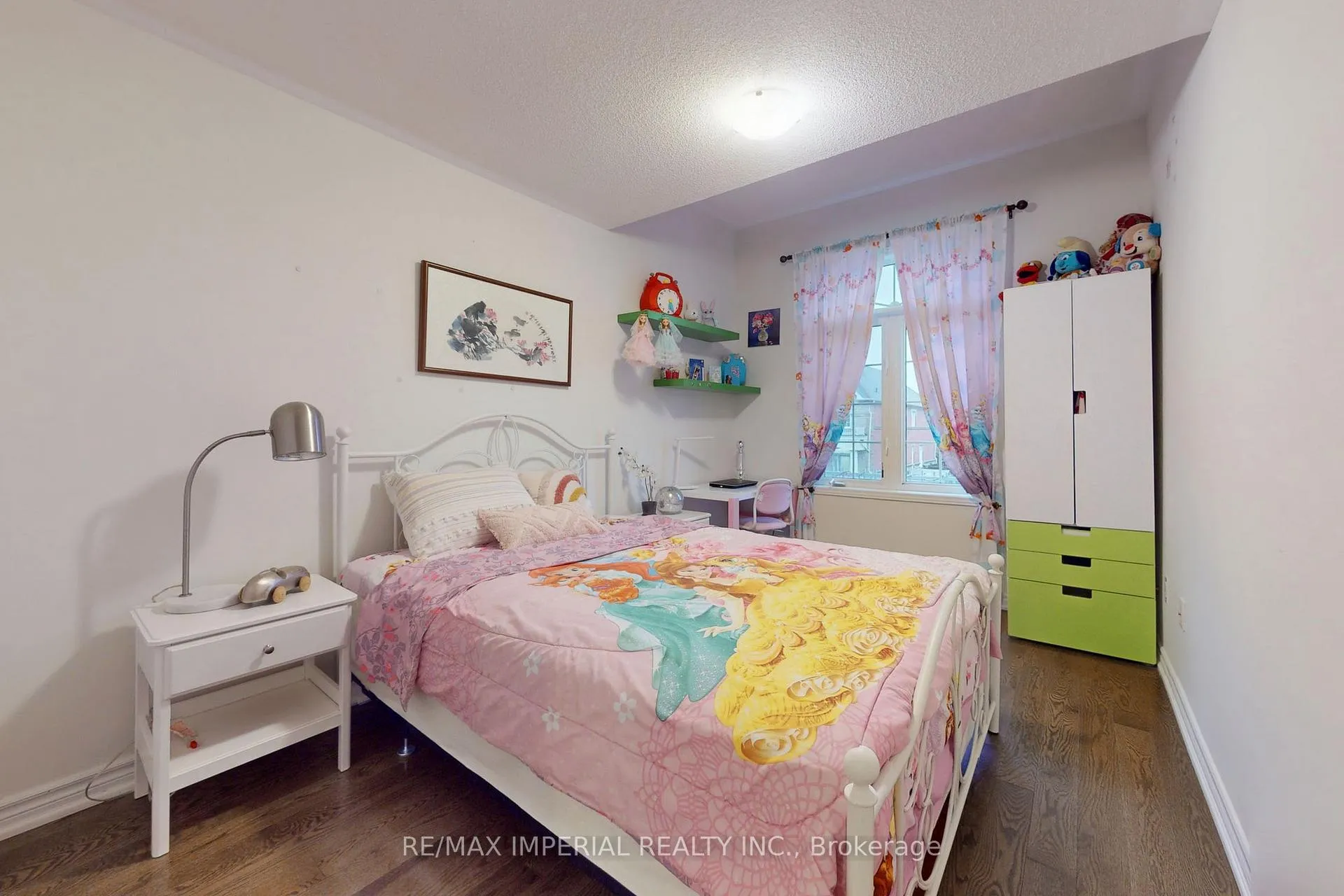 Photo 30 of 28 Spruce Pine Crescent, Vaughan, Patterson — HOMEH