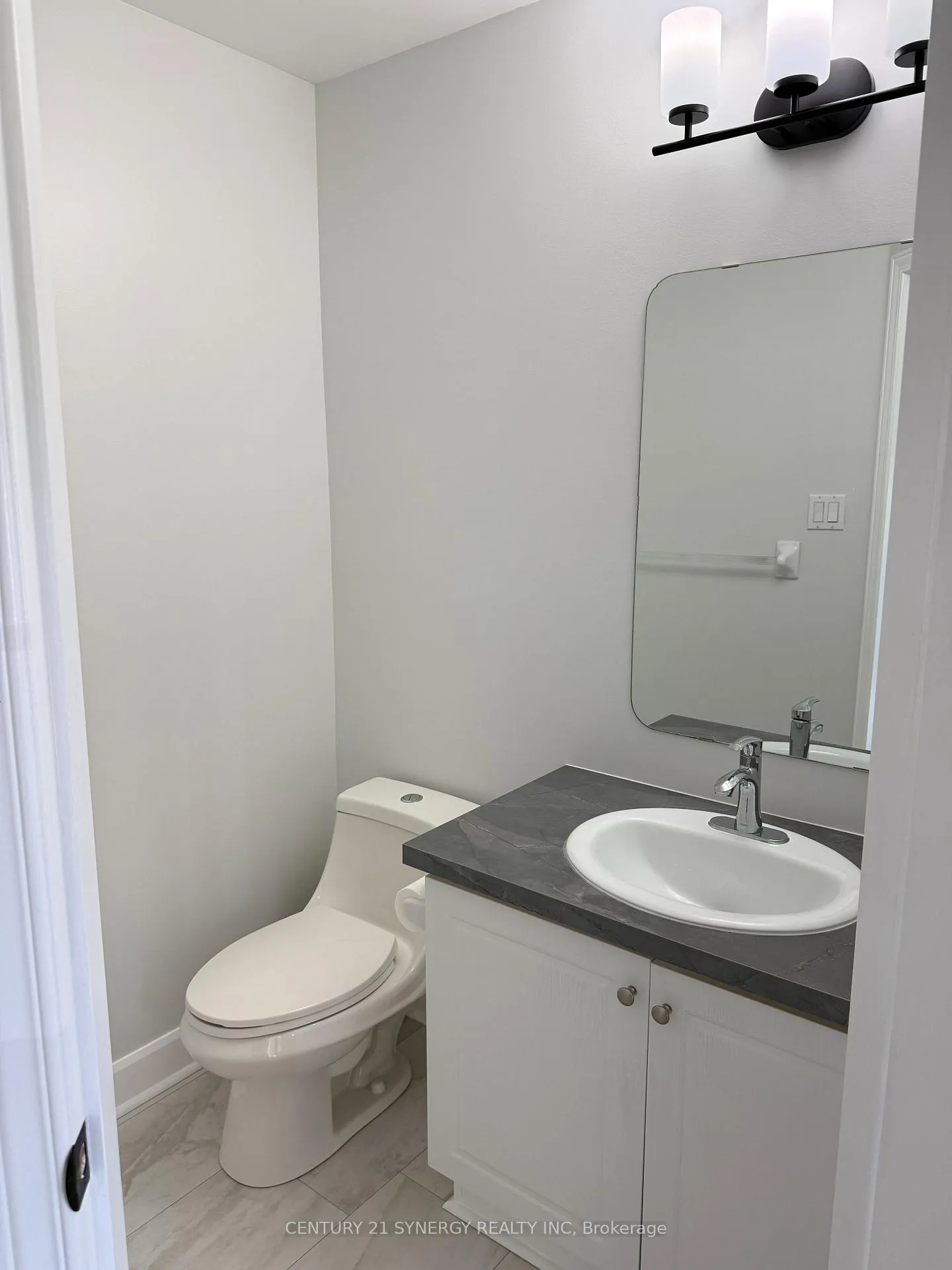Photo 10 of 551 Wild Shore Crescent, Ottawa, Riverside South/Gloucester Glen — HOMEH
