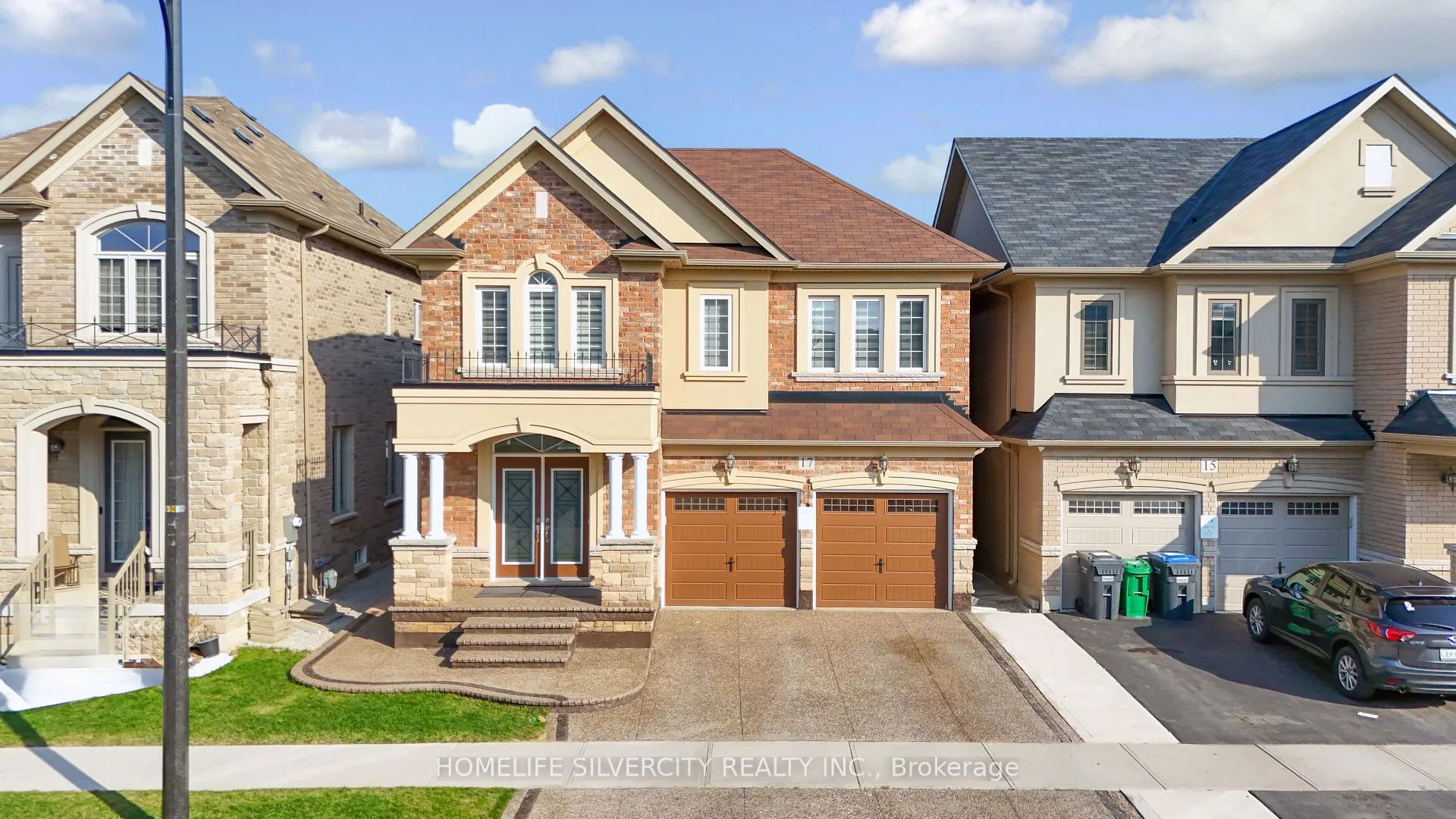 Photo 2 of 17 Henry Moody Drive, Brampton, Northwest Brampton — HOMEH