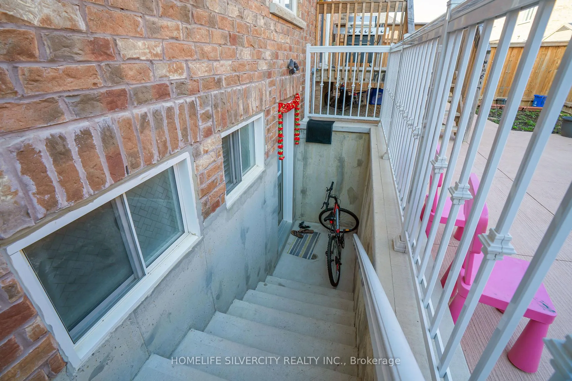 Photo 38 of 17 Henry Moody Drive, Brampton, Northwest Brampton — HOMEH