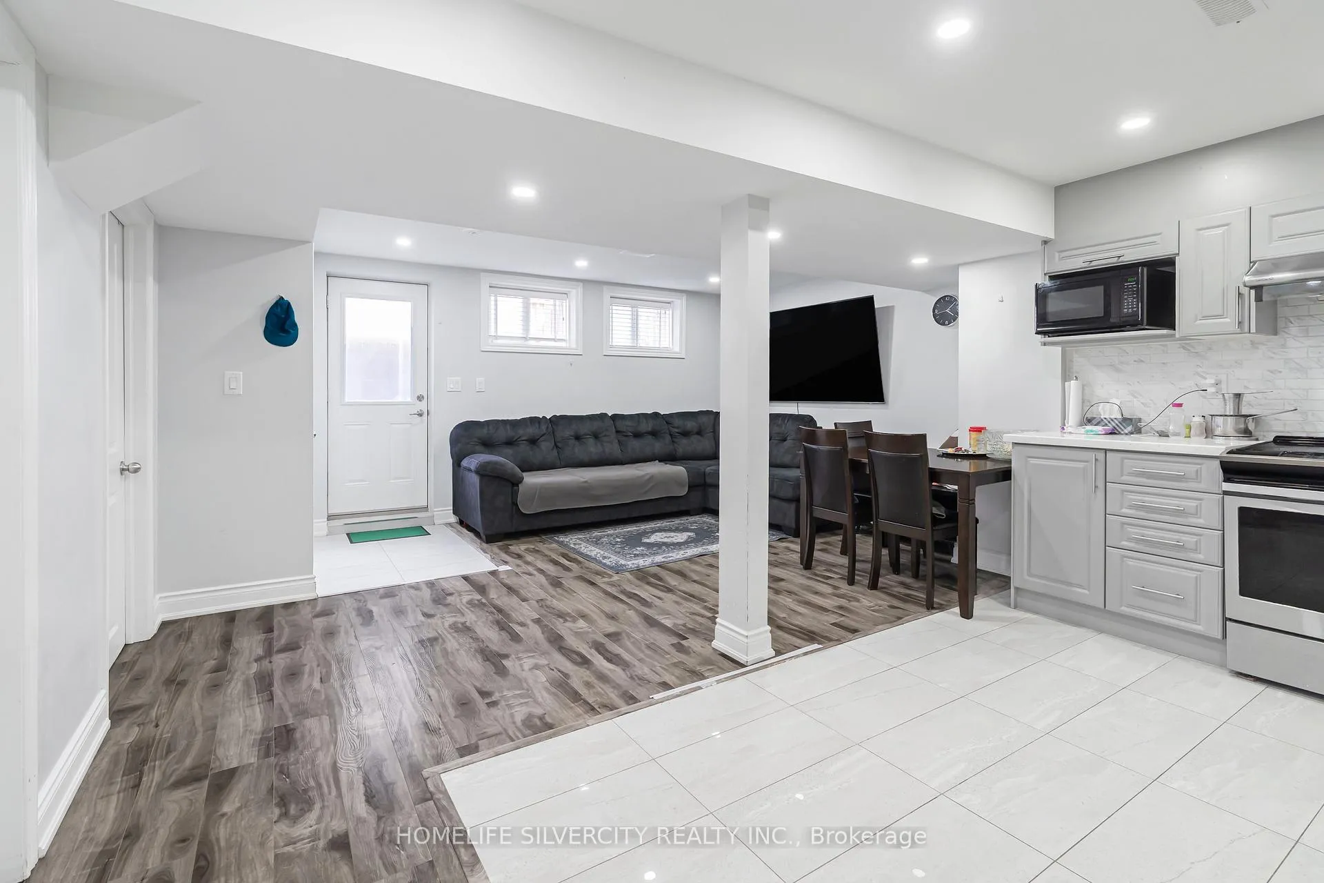 Photo 39 of 17 Henry Moody Drive, Brampton, Northwest Brampton — HOMEH