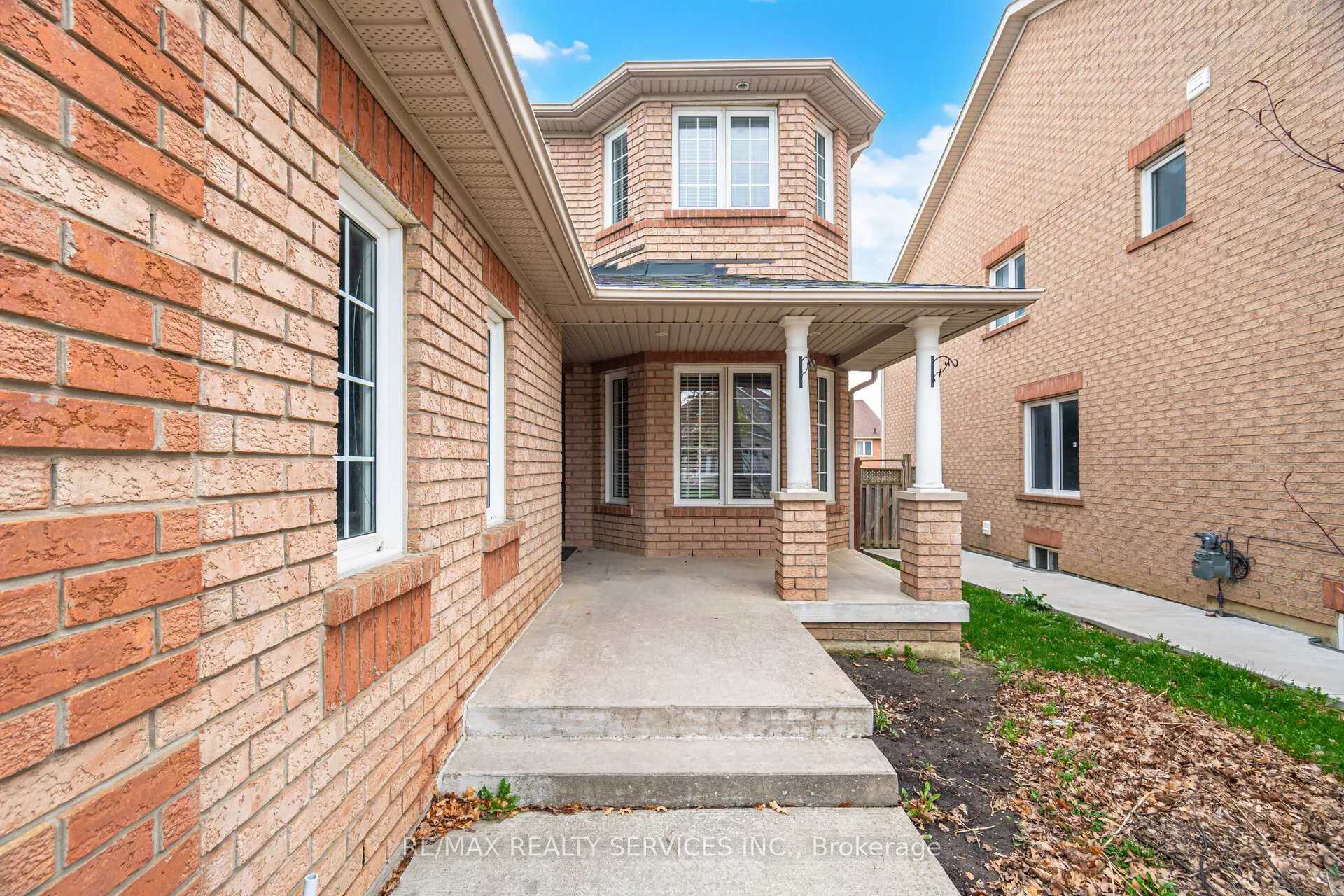 Photo 6 of 130 Yuile Court, Brampton, Fletcher's Creek South — HOMEH