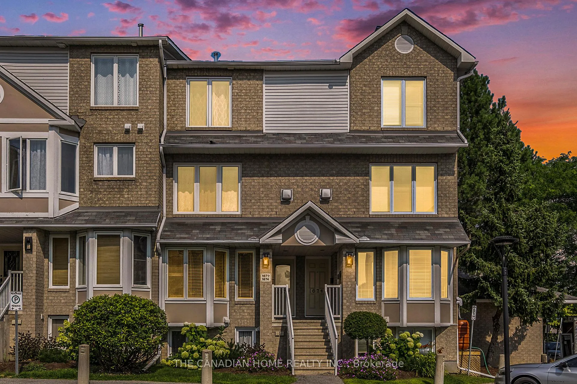Photo 1 of Unit 27, 1672 Locksley Lane, Ottawa, Beaconwood — HOMEH