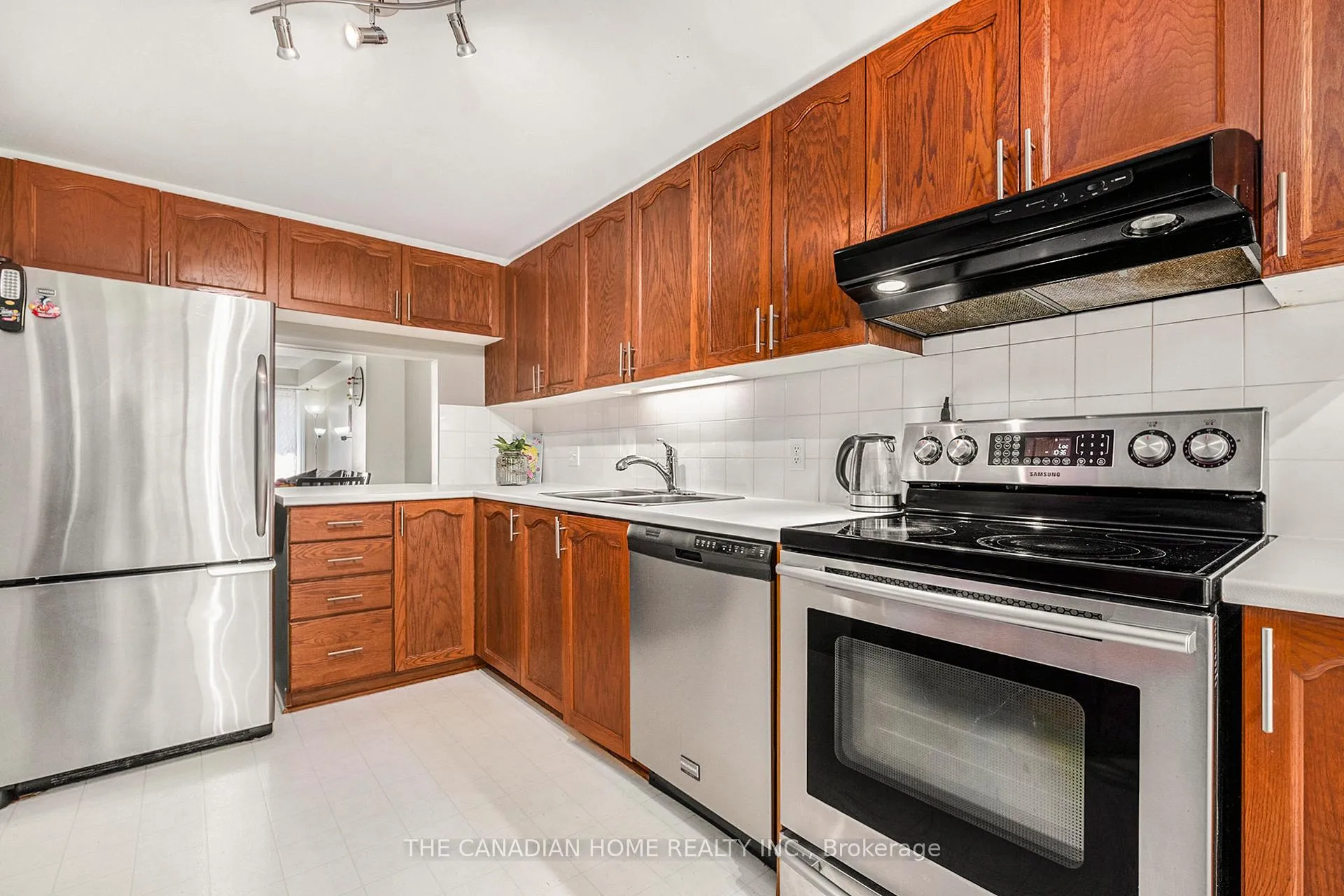 Photo 12 of Unit 27, 1672 Locksley Lane, Ottawa, Beaconwood — HOMEH