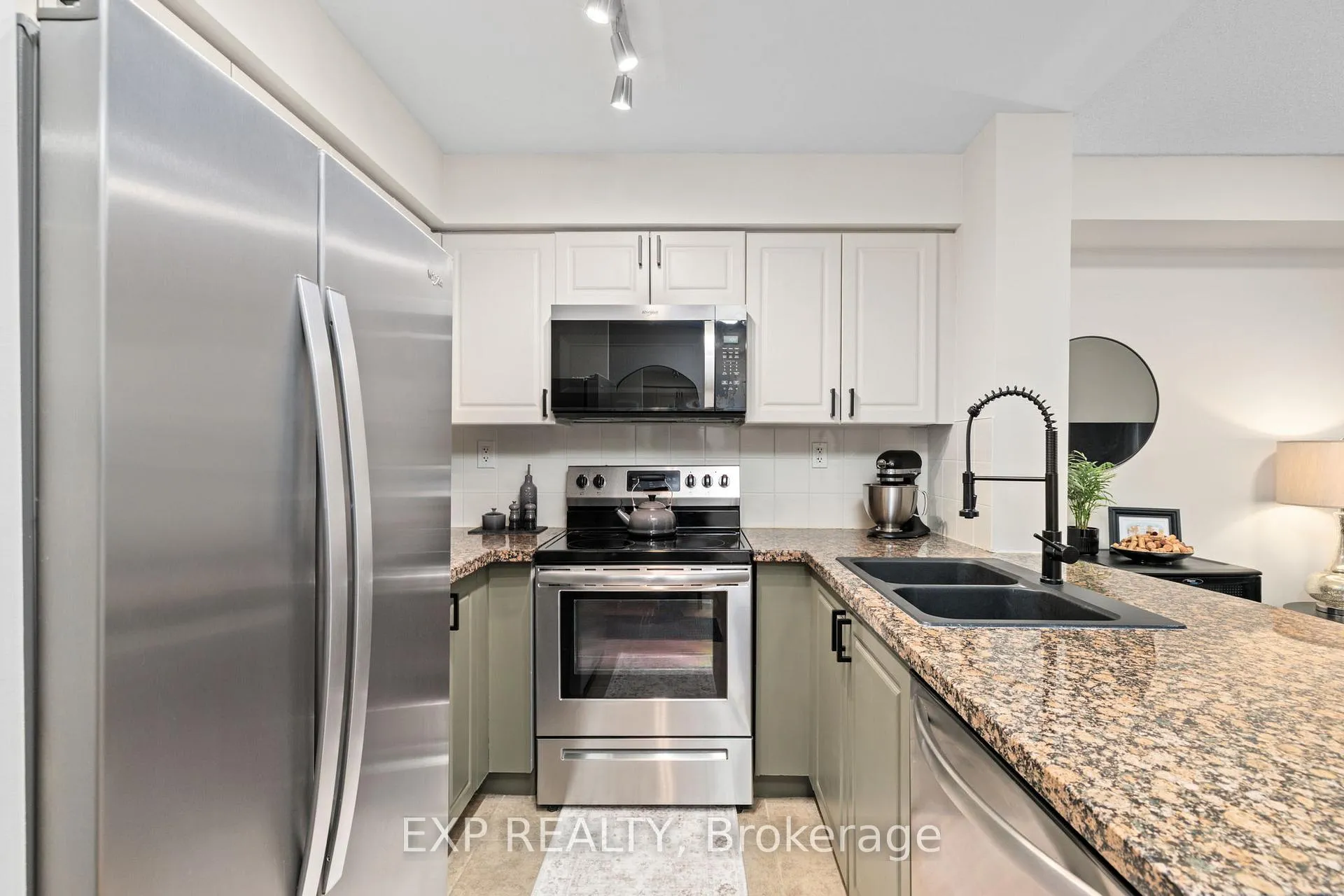 Photo 5 of Unit 1605, 5 Michael Power Place, Etobicoke, Islington-City Centre West — HOMEH