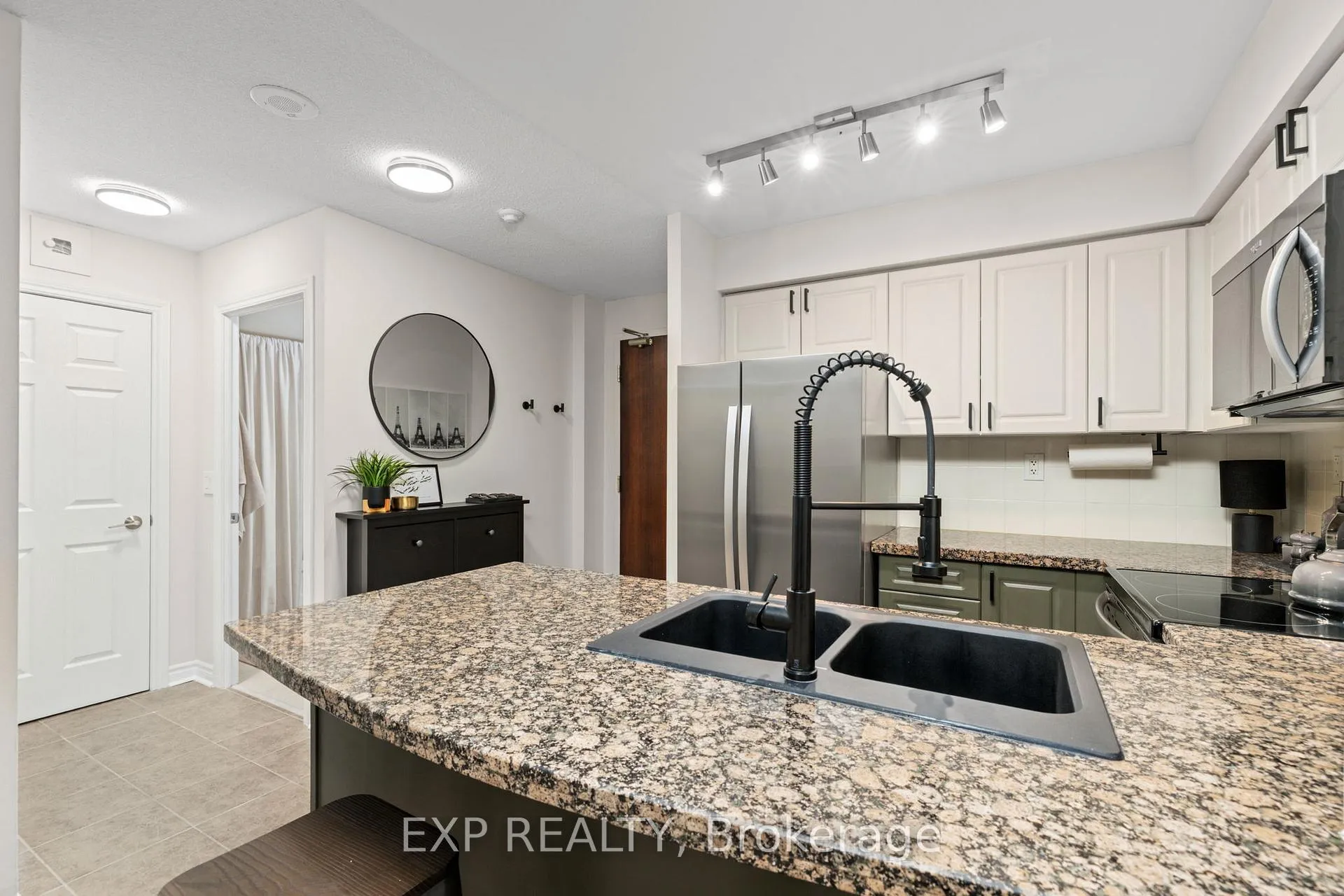 Photo 8 of Unit 1605, 5 Michael Power Place, Etobicoke, Islington-City Centre West — HOMEH