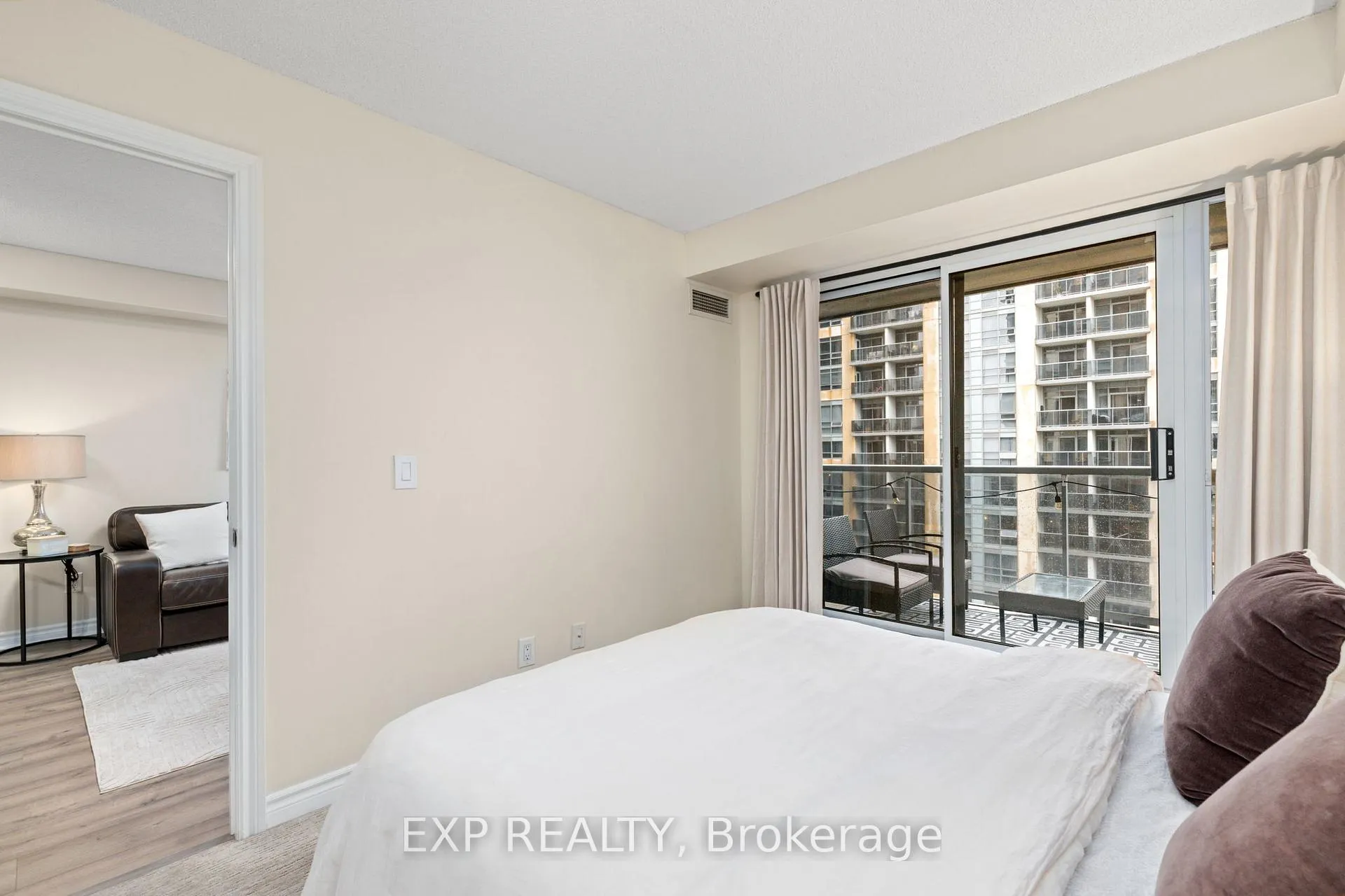 Photo 17 of Unit 1605, 5 Michael Power Place, Etobicoke, Islington-City Centre West — HOMEH