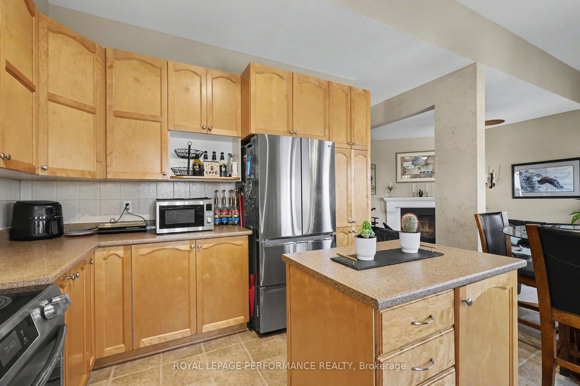 Photo 12 of 2202 Clendenan Crescent, Ottawa, Springridge/East Village — HOMEH