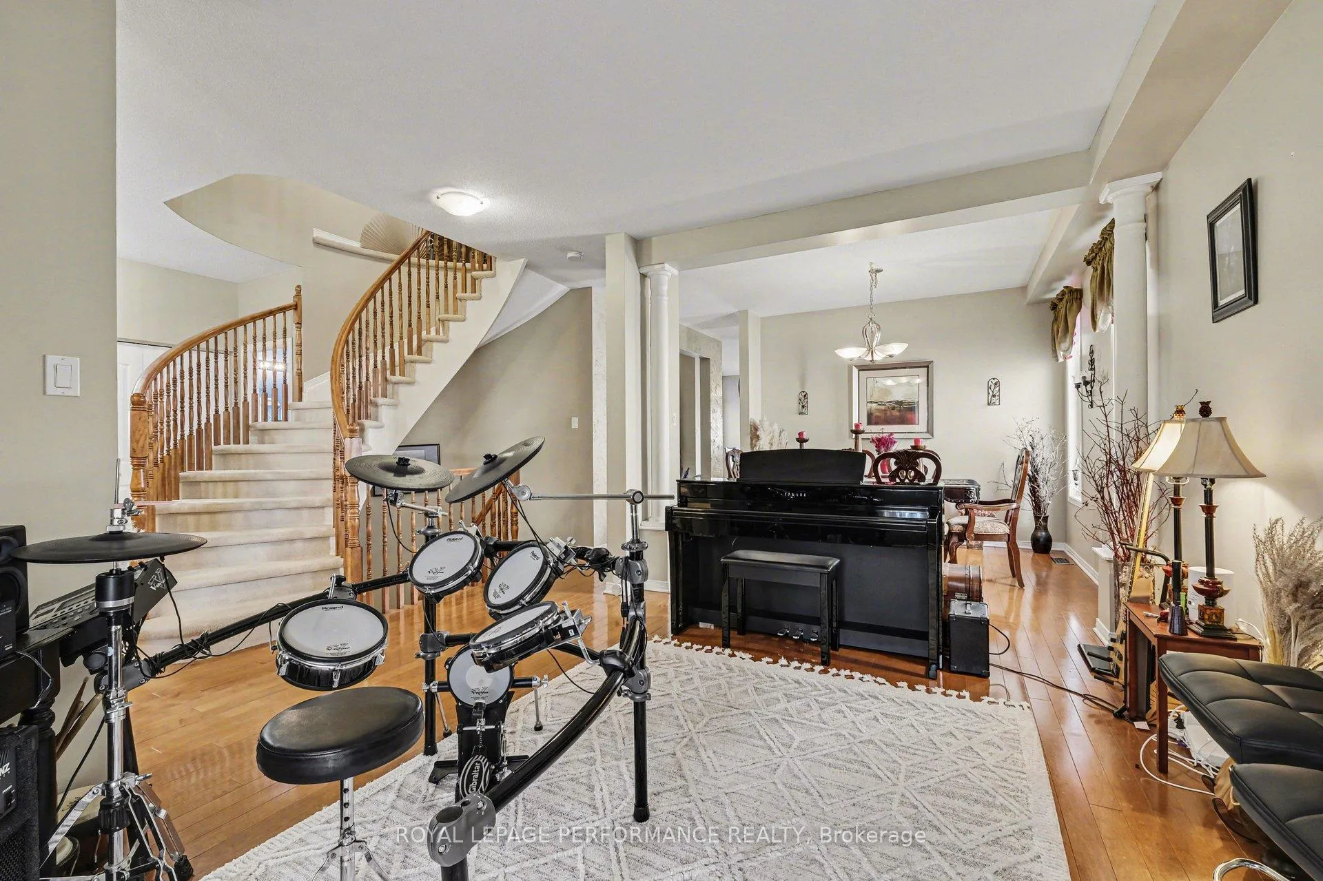 Photo 13 of 2202 Clendenan Crescent, Ottawa, Springridge/East Village — HOMEH
