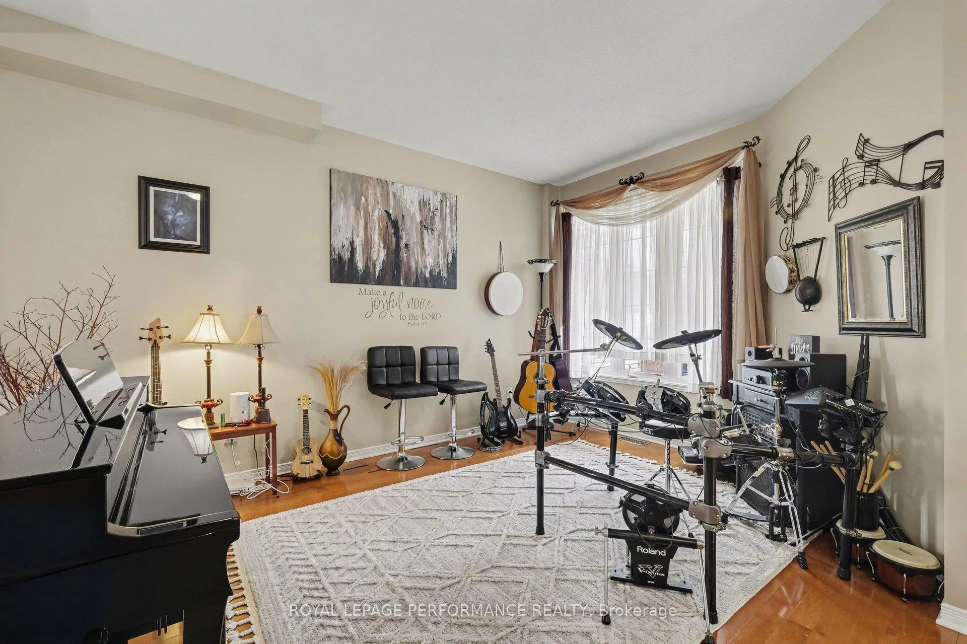Photo 14 of 2202 Clendenan Crescent, Ottawa, Springridge/East Village — HOMEH