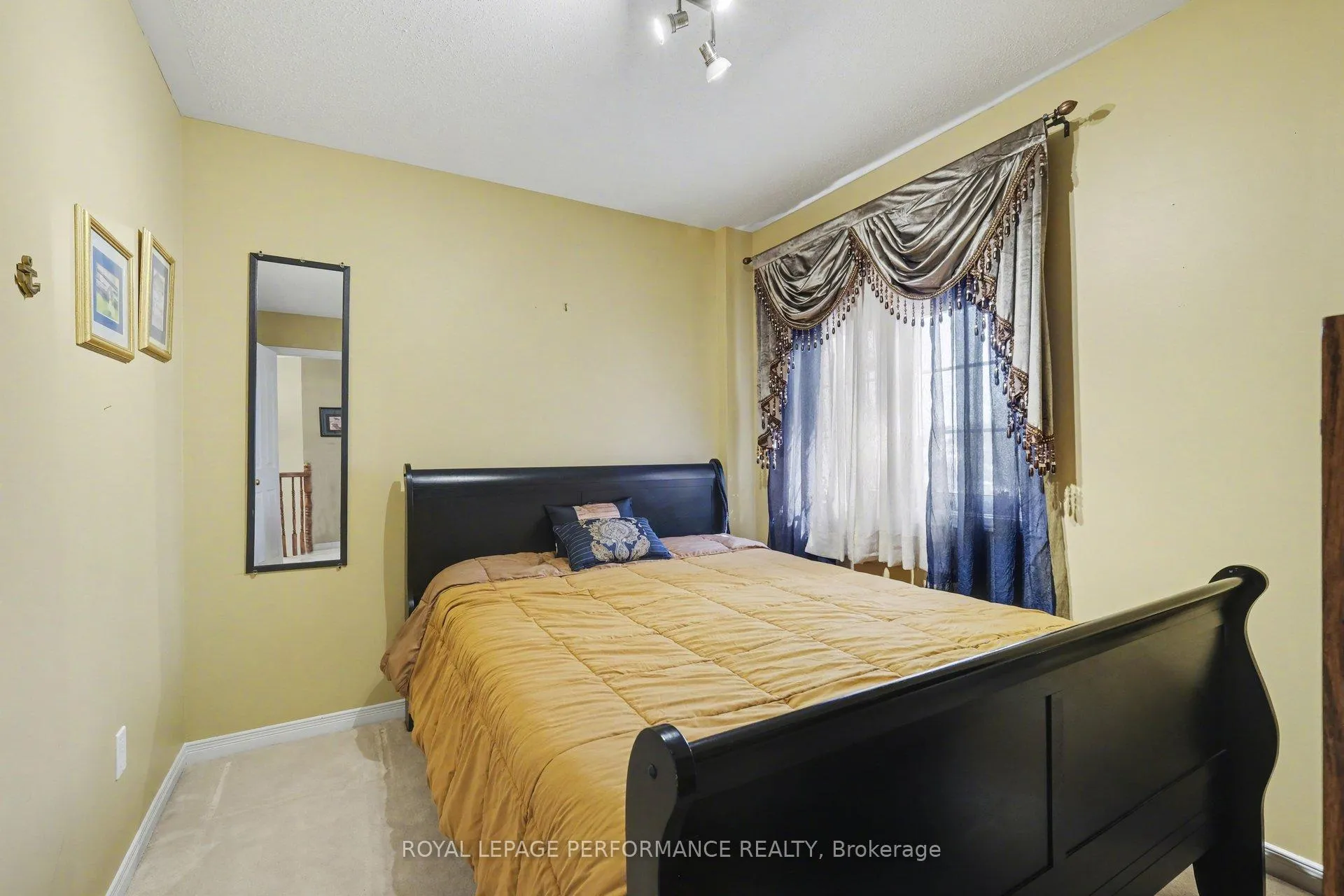 Photo 23 of 2202 Clendenan Crescent, Ottawa, Springridge/East Village — HOMEH