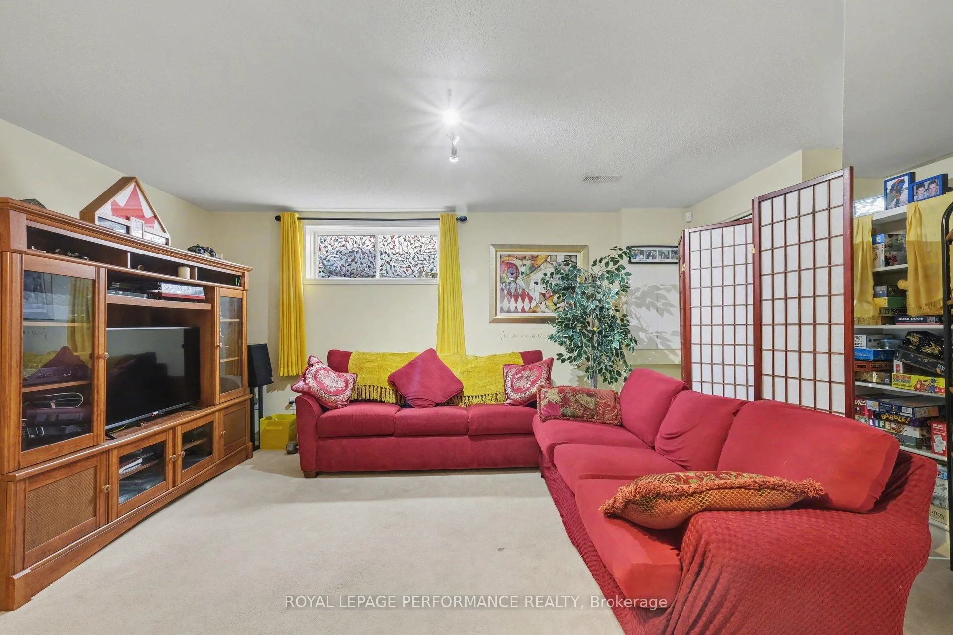 Photo 25 of 2202 Clendenan Crescent, Ottawa, Springridge/East Village — HOMEH