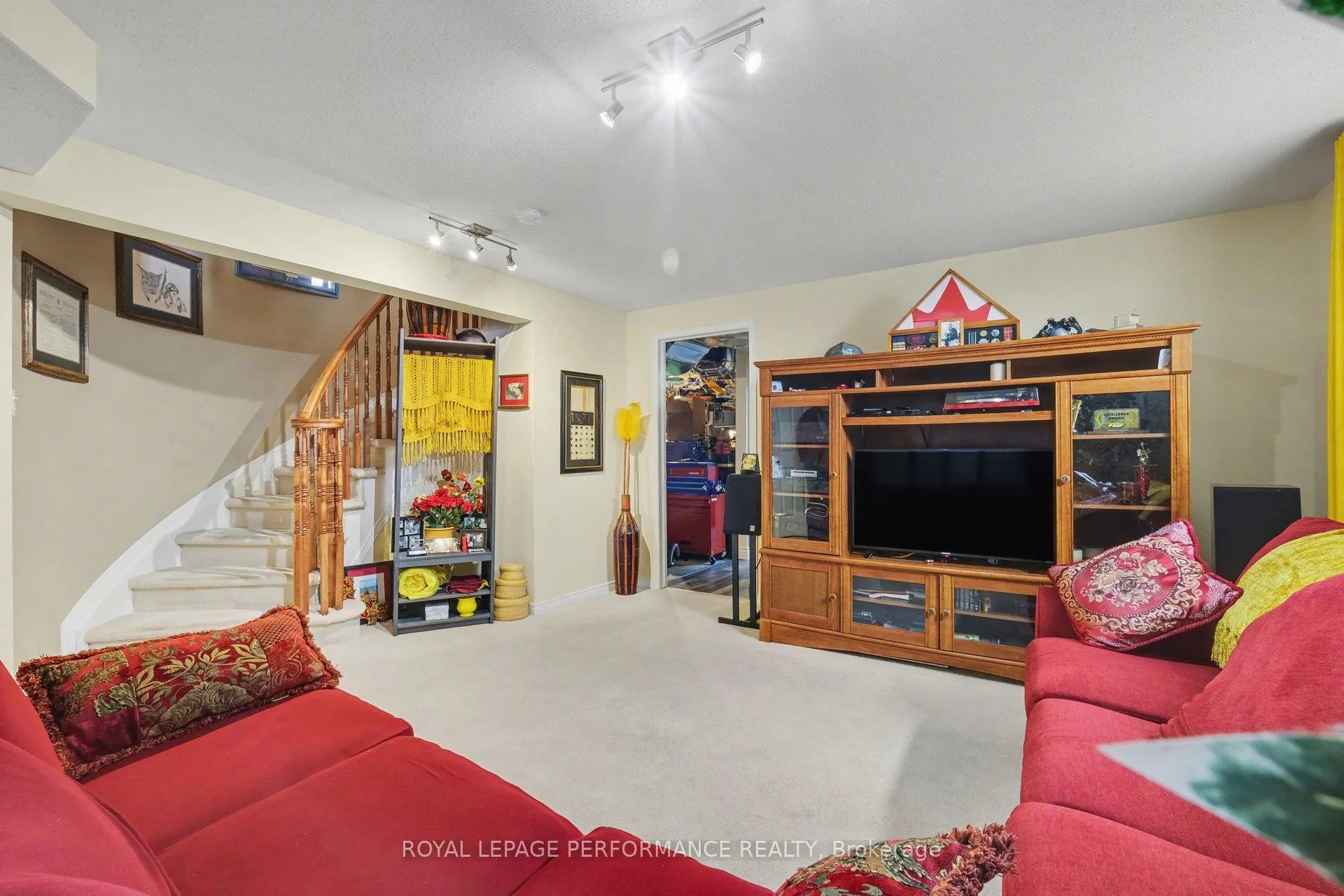 Photo 26 of 2202 Clendenan Crescent, Ottawa, Springridge/East Village — HOMEH