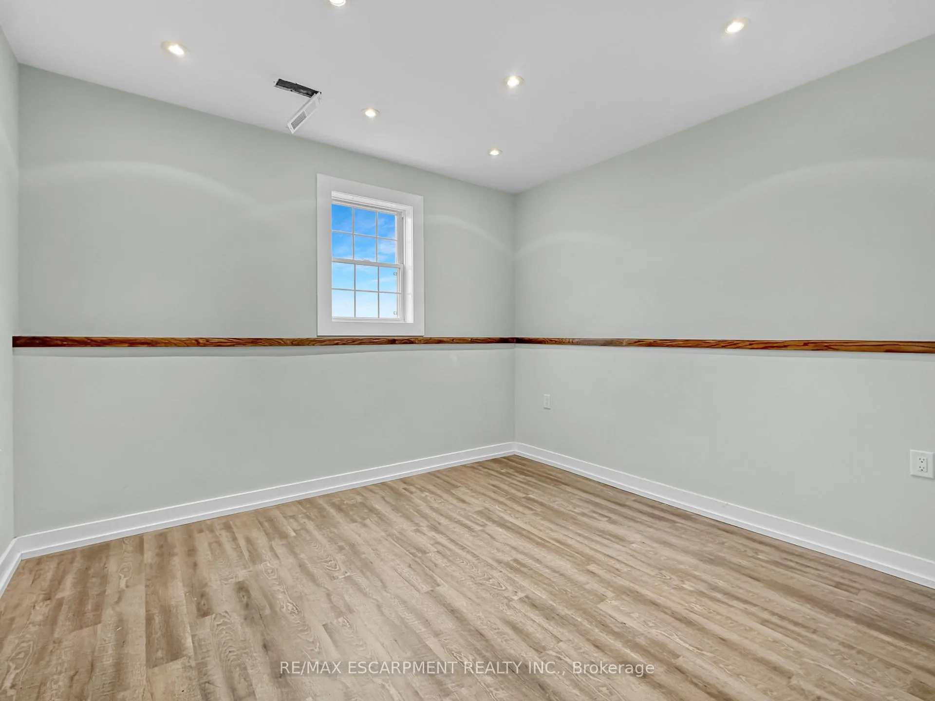 Photo 37 of 174 Painter Road, Brant, Brantford Twp — HOMEH