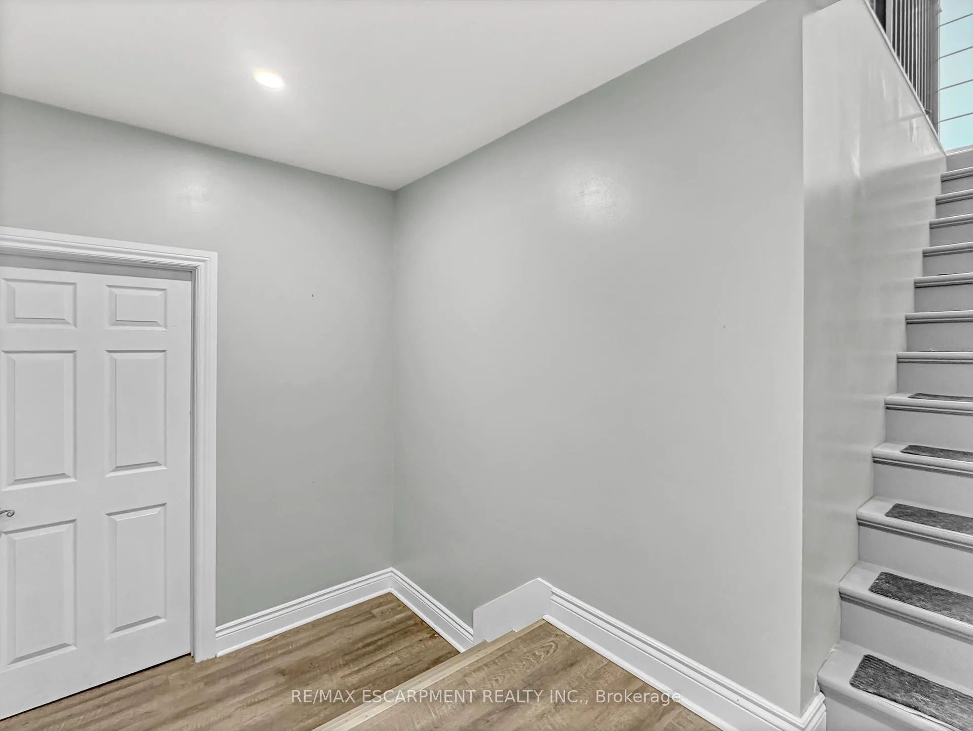 Photo 39 of 174 Painter Road, Brant, Brantford Twp — HOMEH