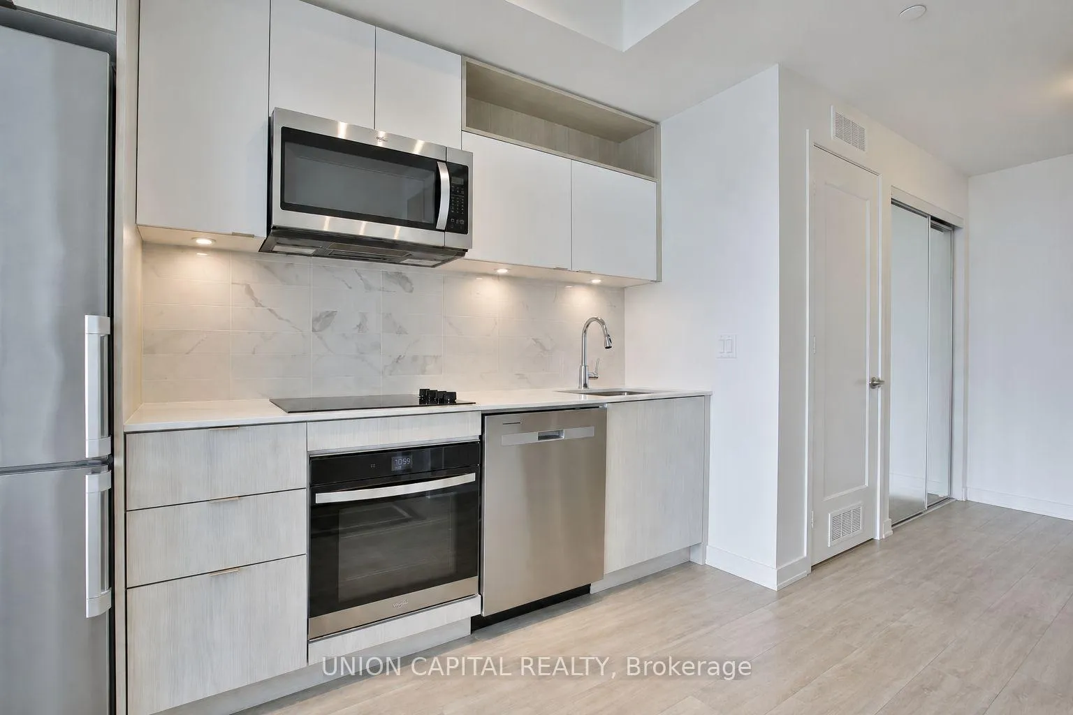 Photo 4 of Unit 1806E, 70 Princess Street, Toronto, Moss Park — HOMEH