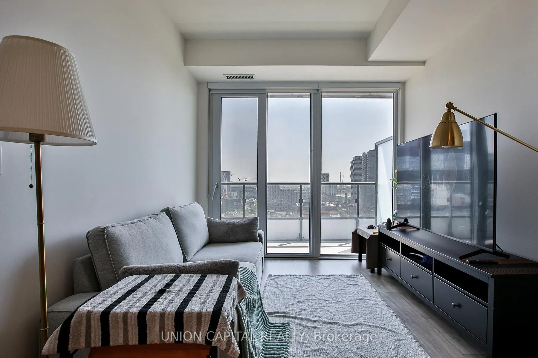 Photo 5 of Unit 1806E, 70 Princess Street, Toronto, Moss Park — HOMEH