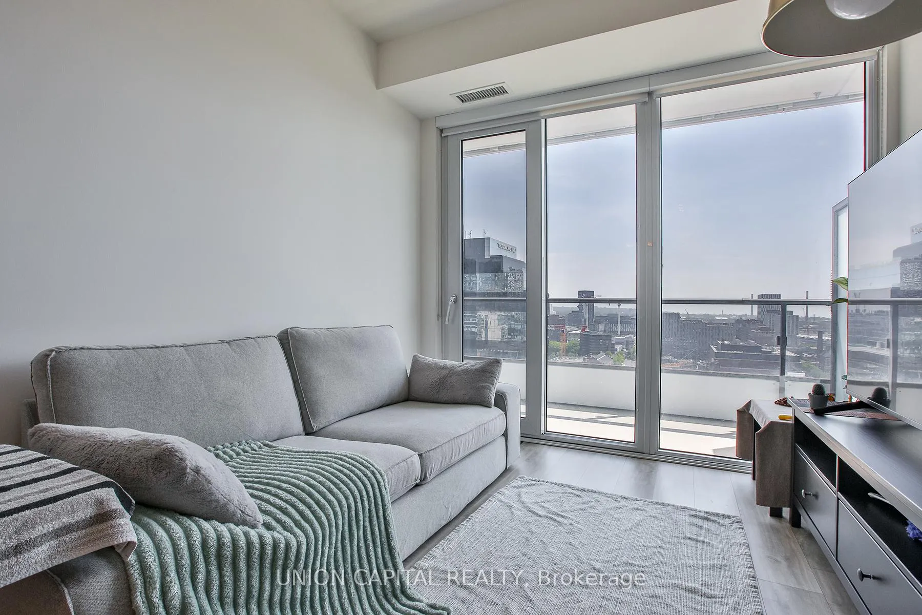 Photo 9 of Unit 1806E, 70 Princess Street, Toronto, Moss Park — HOMEH
