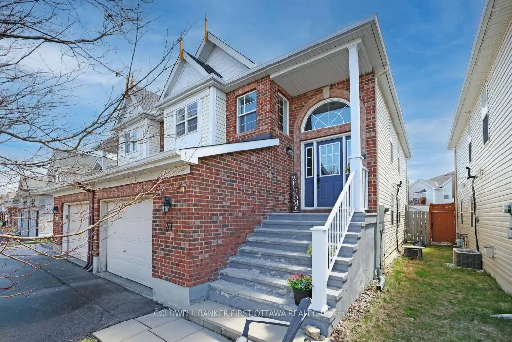 Photo 2 of 37 Boulder Way, Ottawa, Barrhaven - Longfields — HOMEH