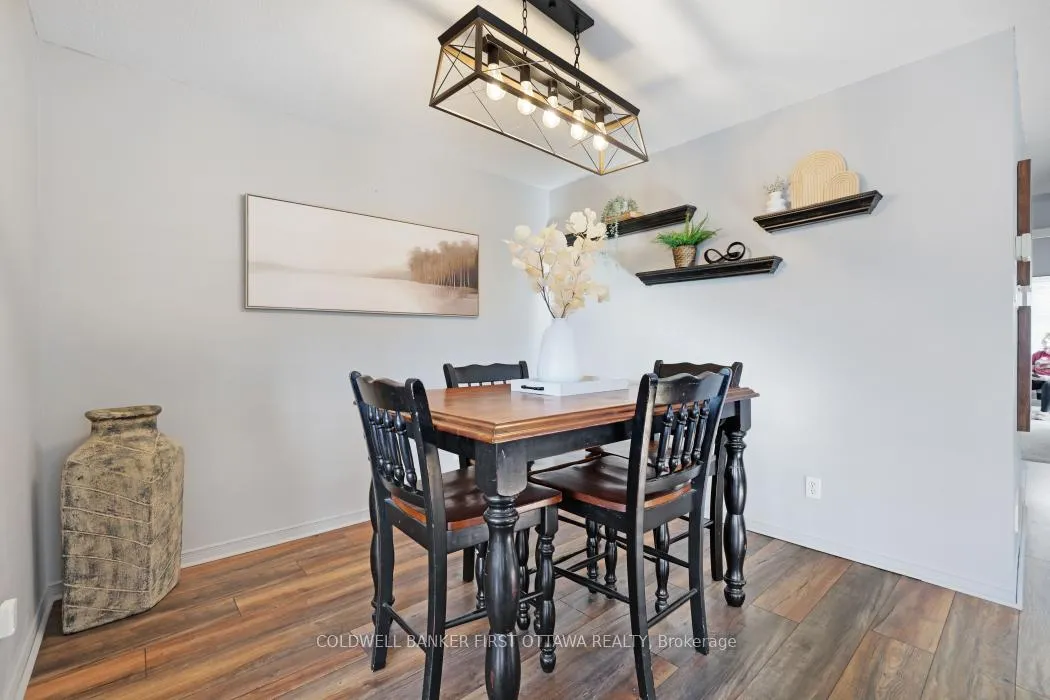 Photo 5 of 37 Boulder Way, Ottawa, Barrhaven - Longfields — HOMEH