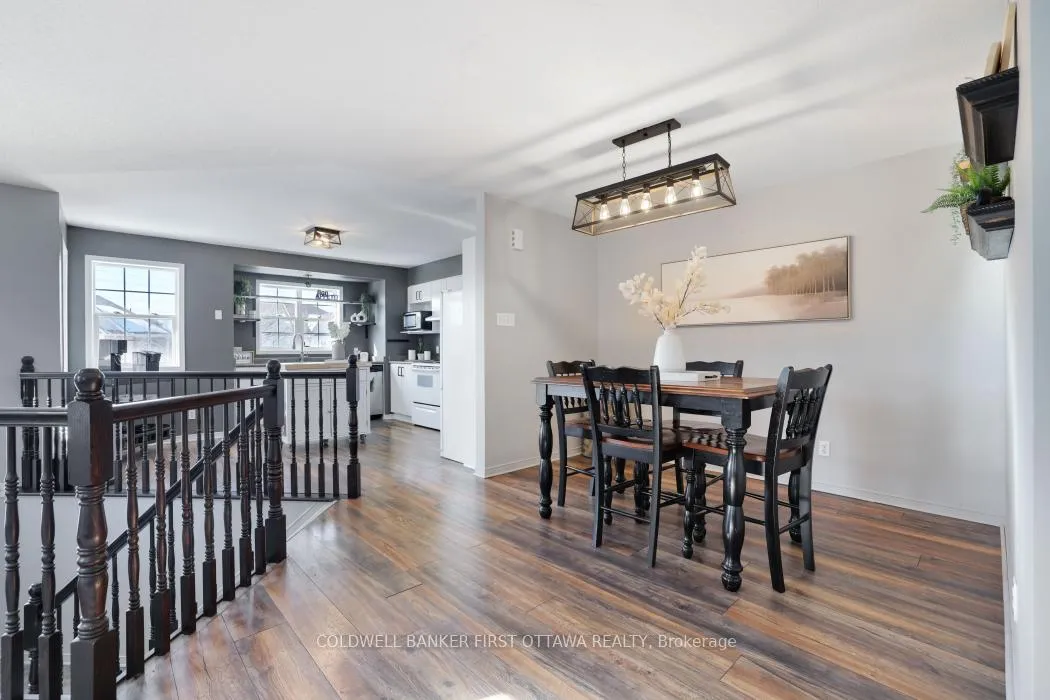 Photo 6 of 37 Boulder Way, Ottawa, Barrhaven - Longfields — HOMEH