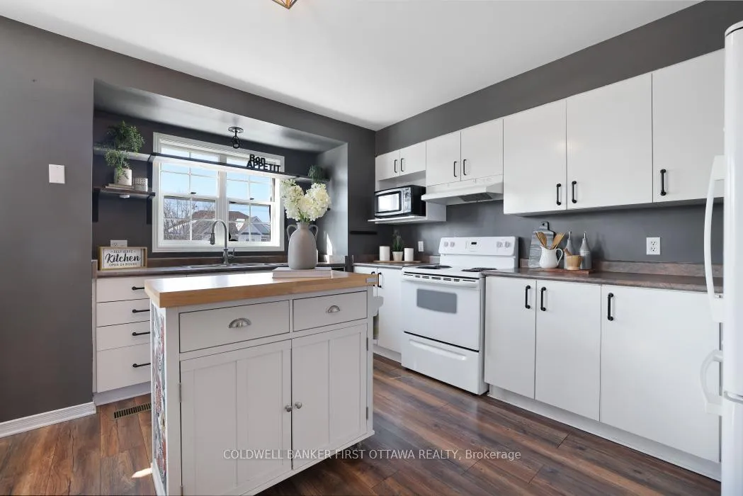 Photo 8 of 37 Boulder Way, Ottawa, Barrhaven - Longfields — HOMEH