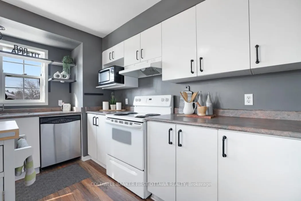 Photo 9 of 37 Boulder Way, Ottawa, Barrhaven - Longfields — HOMEH