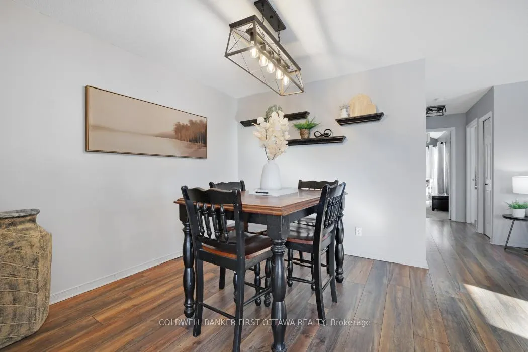 Photo 13 of 37 Boulder Way, Ottawa, Barrhaven - Longfields — HOMEH