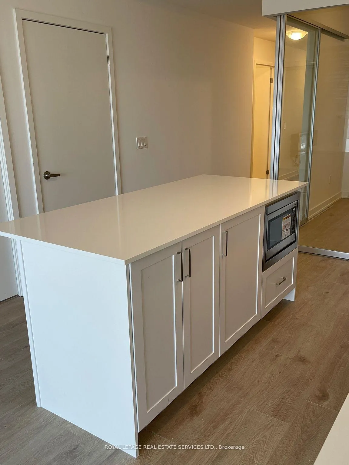 Photo 14 of Unit 801, 1035 Southdown Road, Mississauga, Clarkson — HOMEH