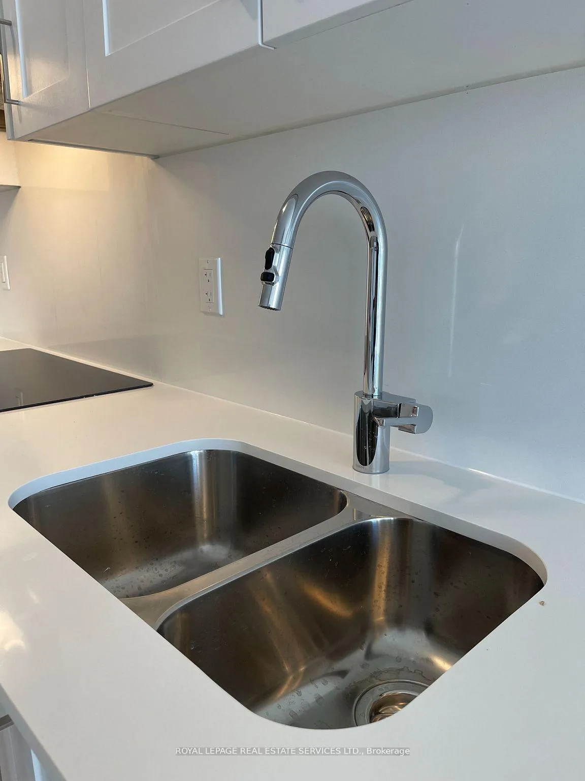 Photo 15 of Unit 801, 1035 Southdown Road, Mississauga, Clarkson — HOMEH