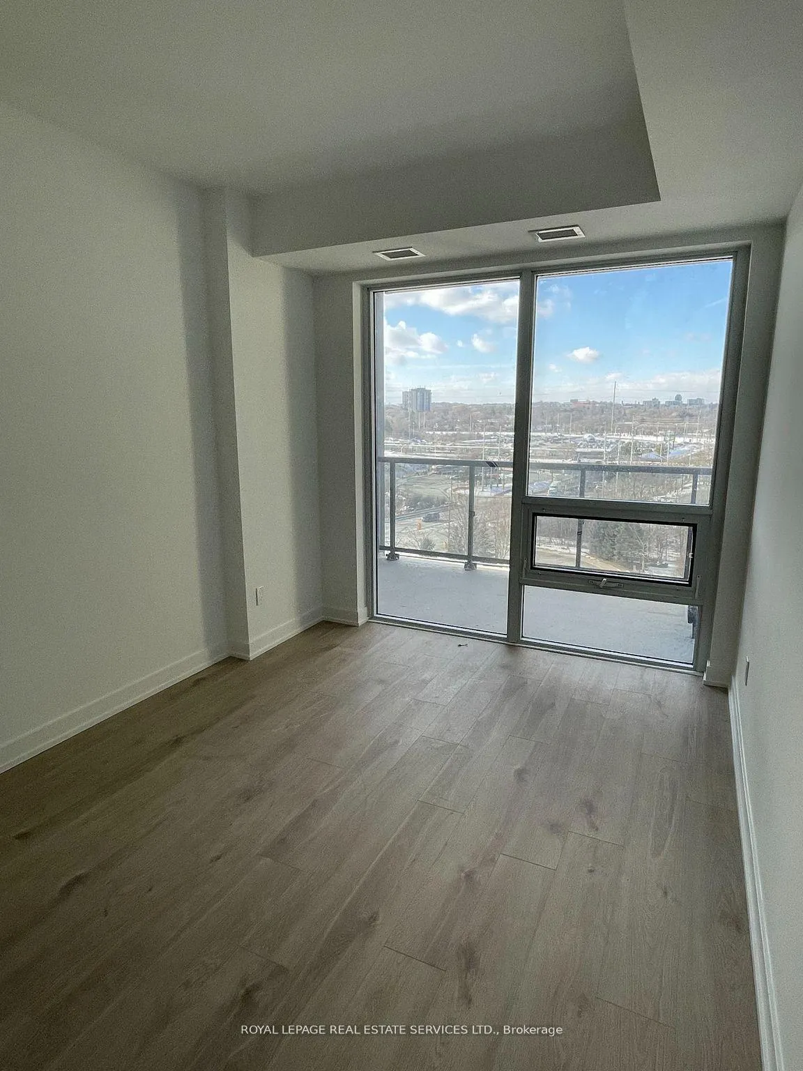 Photo 17 of Unit 801, 1035 Southdown Road, Mississauga, Clarkson — HOMEH