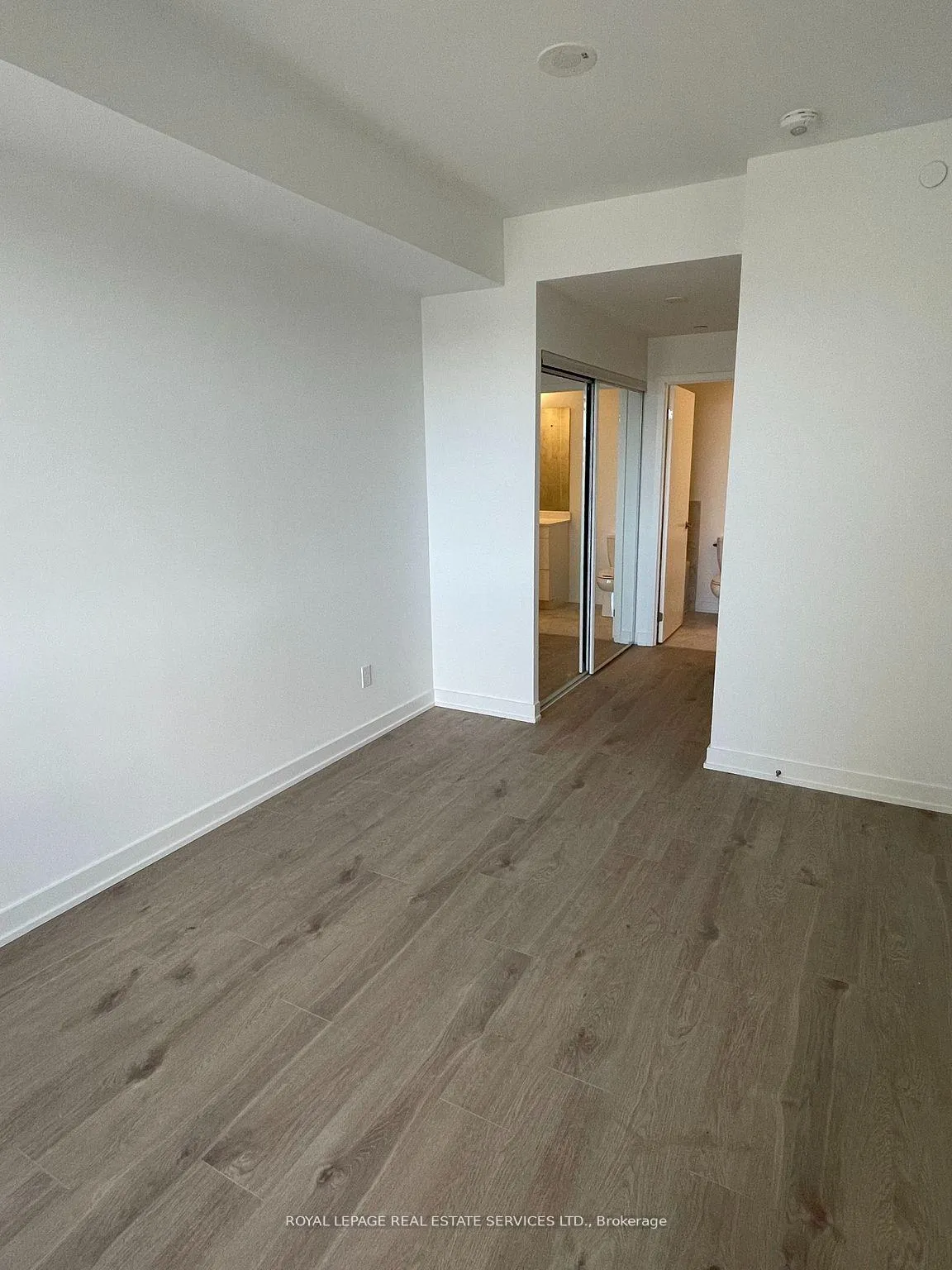 Photo 19 of Unit 801, 1035 Southdown Road, Mississauga, Clarkson — HOMEH