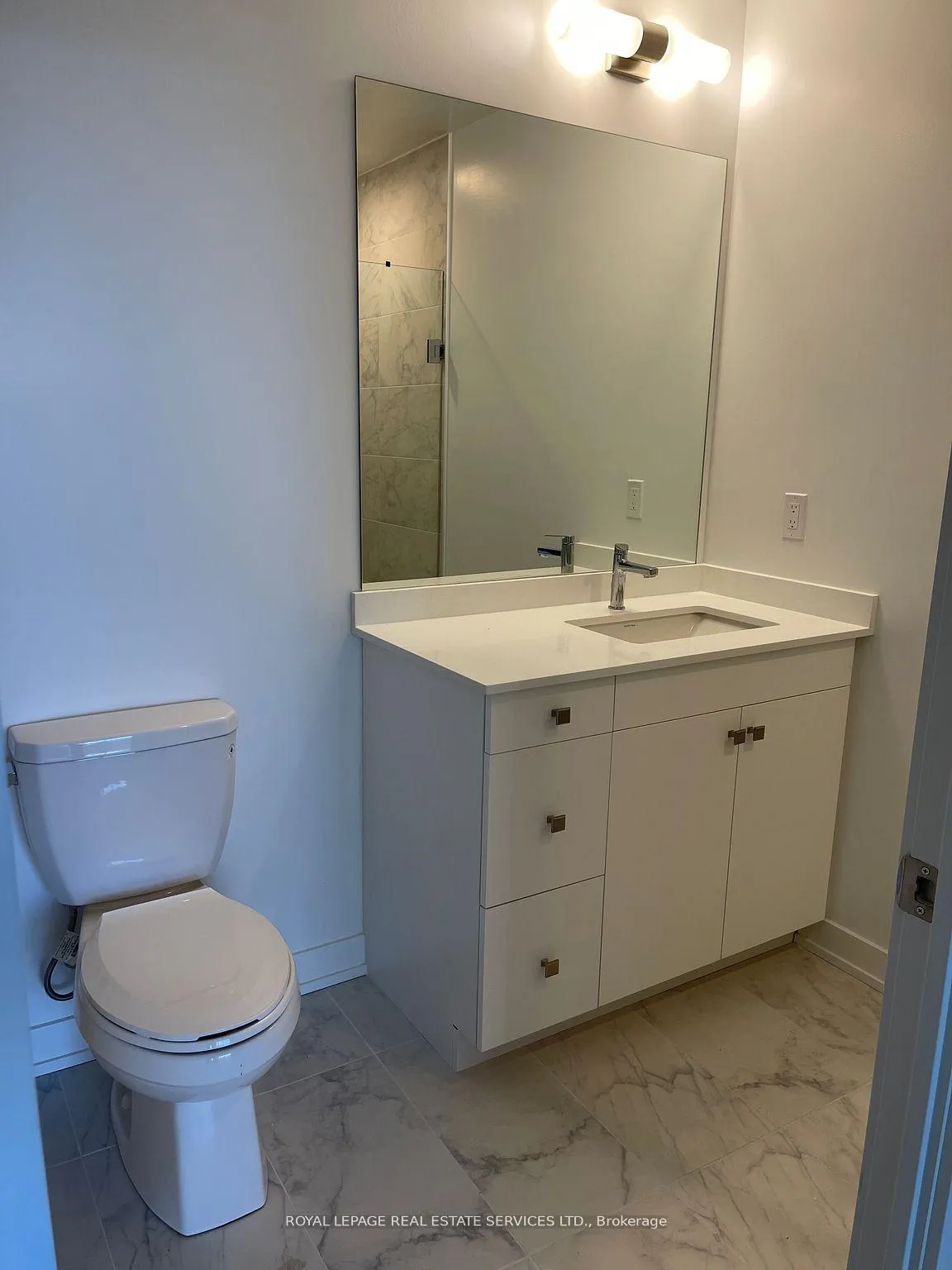 Photo 20 of Unit 801, 1035 Southdown Road, Mississauga, Clarkson — HOMEH