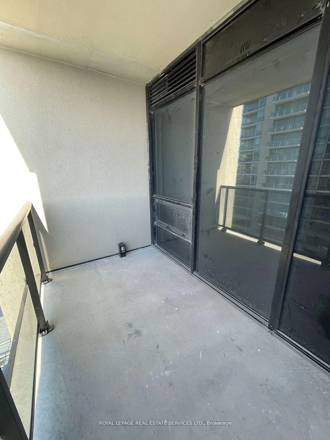 Photo 24 of Unit 801, 1035 Southdown Road, Mississauga, Clarkson — HOMEH