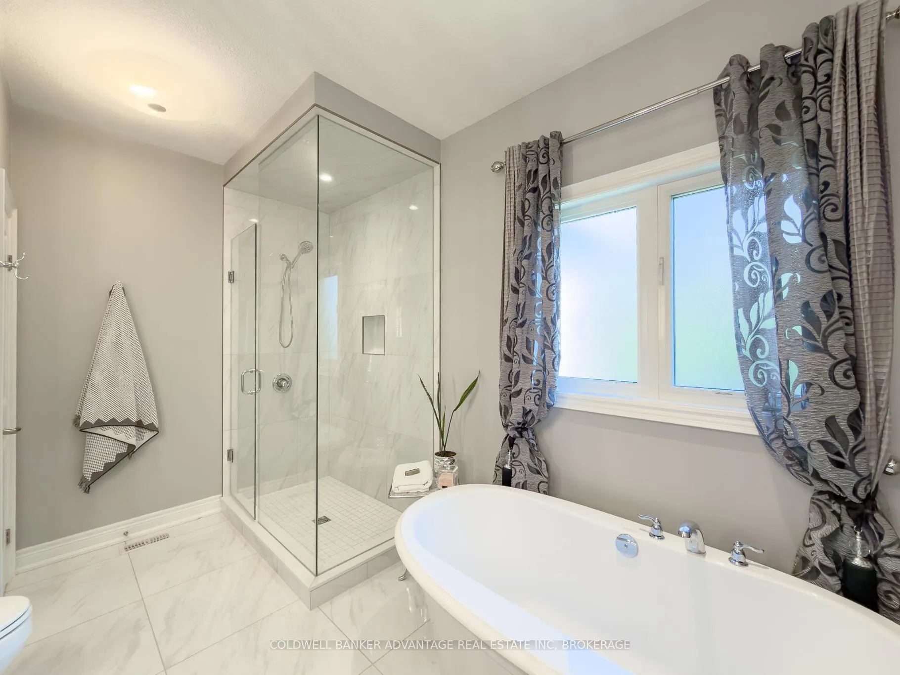 Photo 22 of 1585 Lookout Street, Pelham, Fonthill — HOMEH