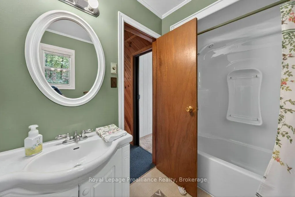 Photo 17 of 1017 Bay Lane, Frontenac, Frontenac North — HOMEH