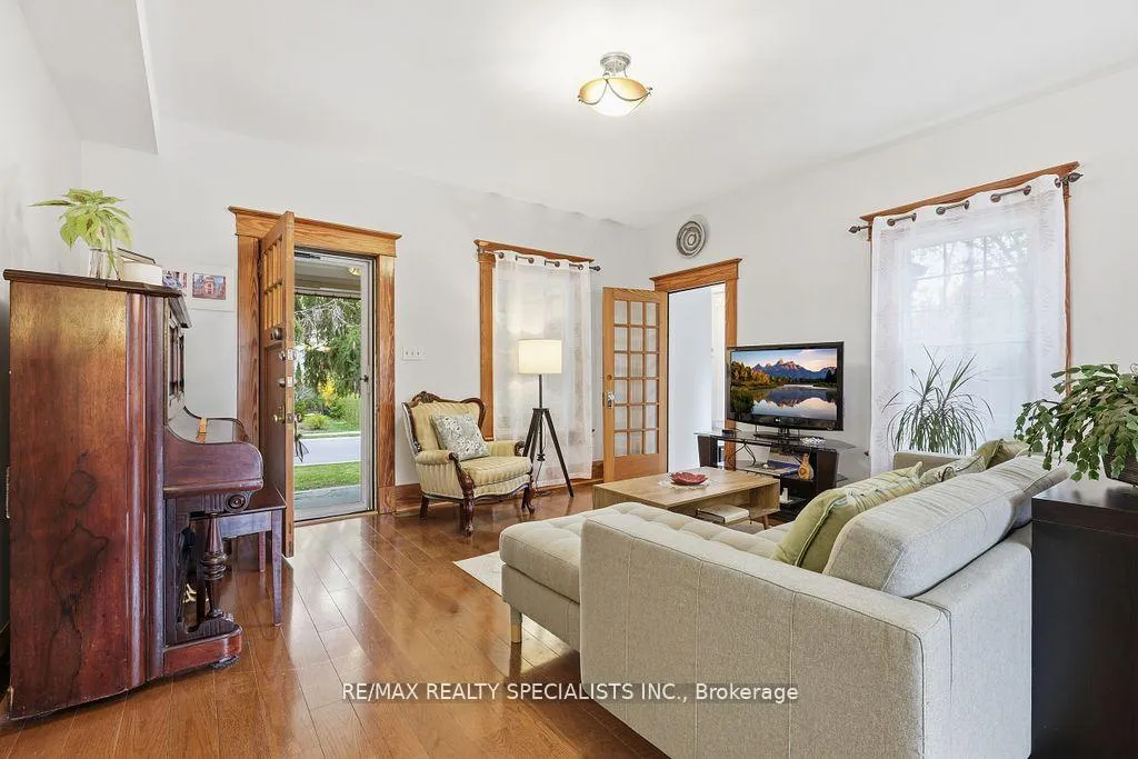 Photo 10 of 123 Mill Street S, Brampton, Downtown Brampton — HOMEH