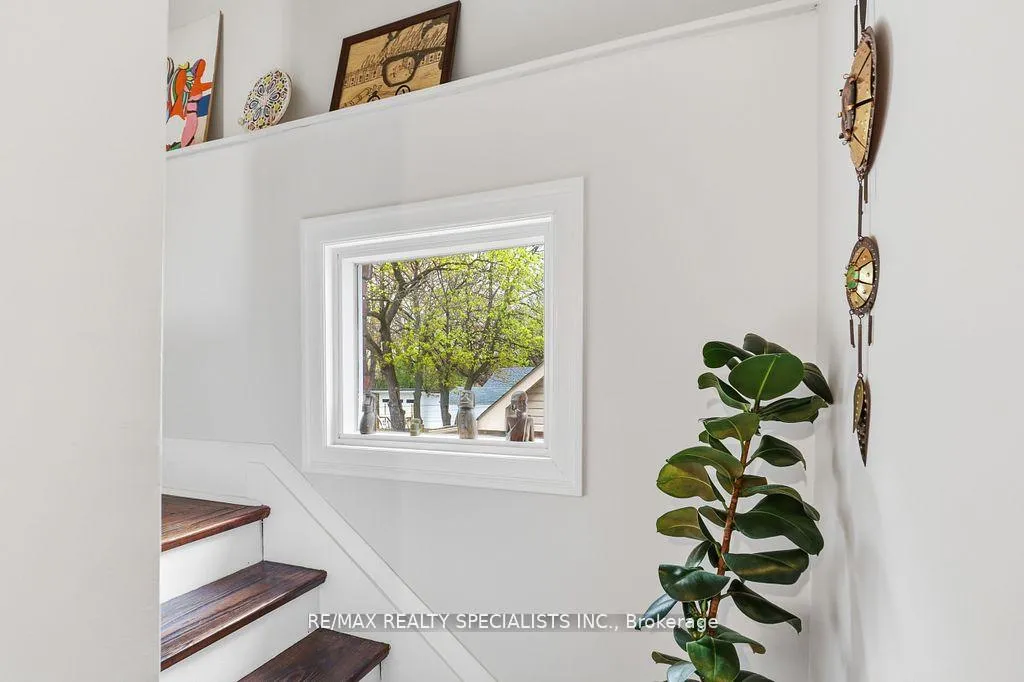 Photo 17 of 123 Mill Street S, Brampton, Downtown Brampton — HOMEH