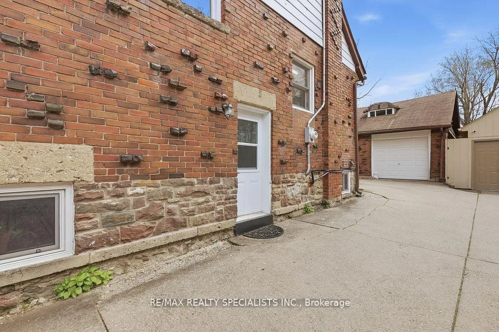 Photo 34 of 123 Mill Street S, Brampton, Downtown Brampton — HOMEH