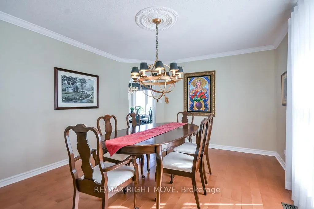 Photo 8 of 683 Glen Crescent, Orillia — HOMEH